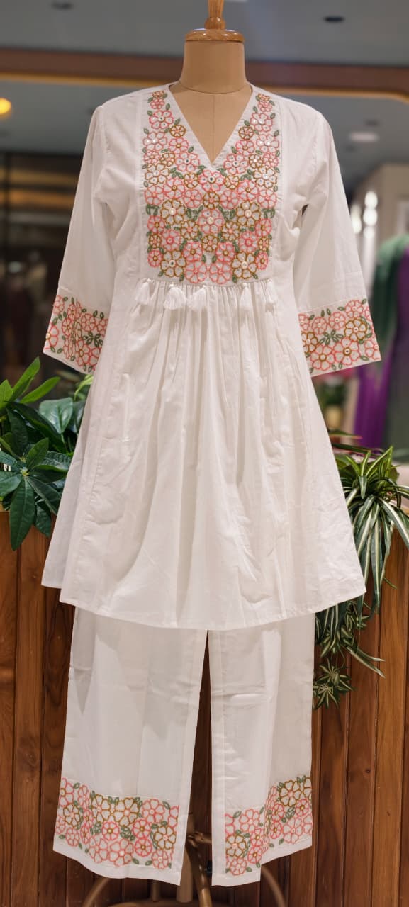Gathered Daisy Floral Embroidered Yoke Peplum Kurta With Loose Bottom Set In Cotton Fabric- 15483