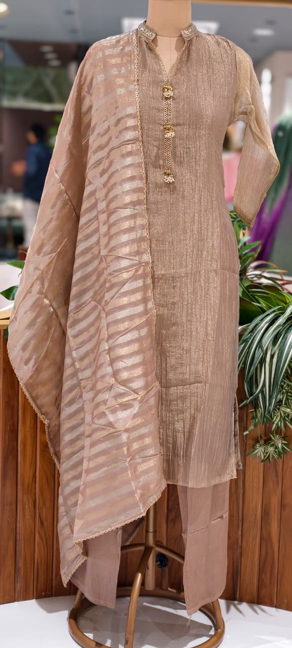 Minimal Elegant Golden Broach Accent Neckline Crush Tissue Full Suit Set With Dupatta- 15611