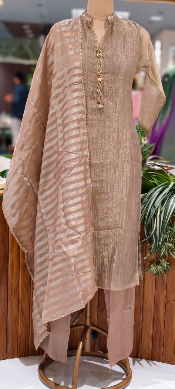 Minimal Elegant Golden Broach Accent Neckline Crush Tissue Full Suit Set With Dupatta- 15611