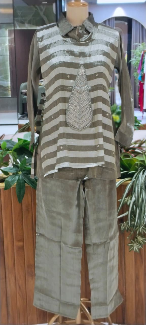 Metallic Leaf Embroidered Striped Pyramid Look Detechable Over Lay Side Knots Zebra Tissue Co-Ord Set- 15991
