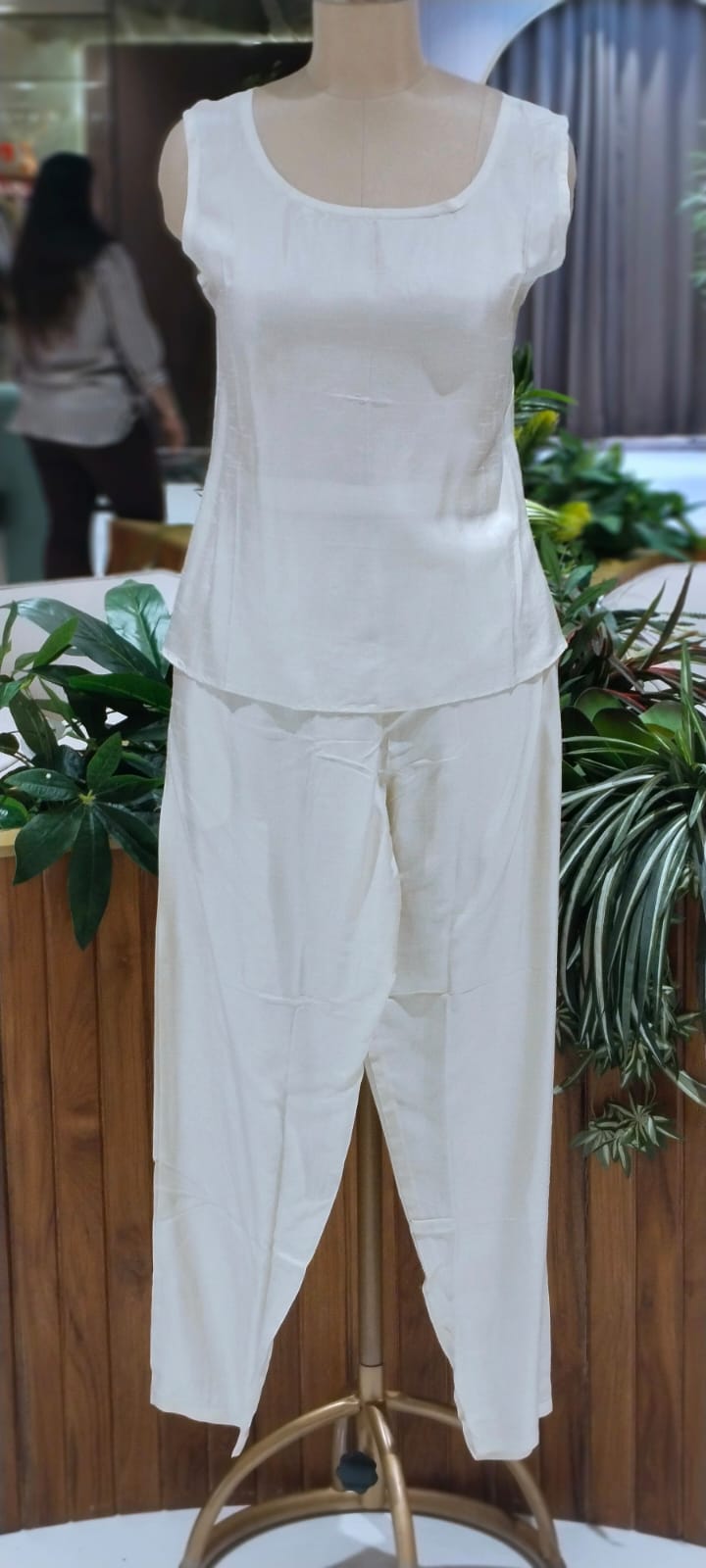 Handcrafted Neck Embroidery Royal Pastel Multicolor Panelled Kurta Pant With Inner- 15850