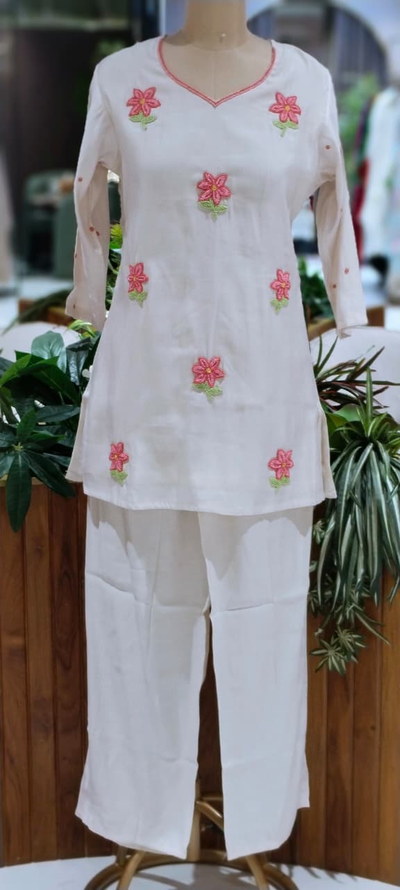Cut-Dana Intricate Cute Floral Embroidery Mul-Chanderi Co-Ord Set- 160032