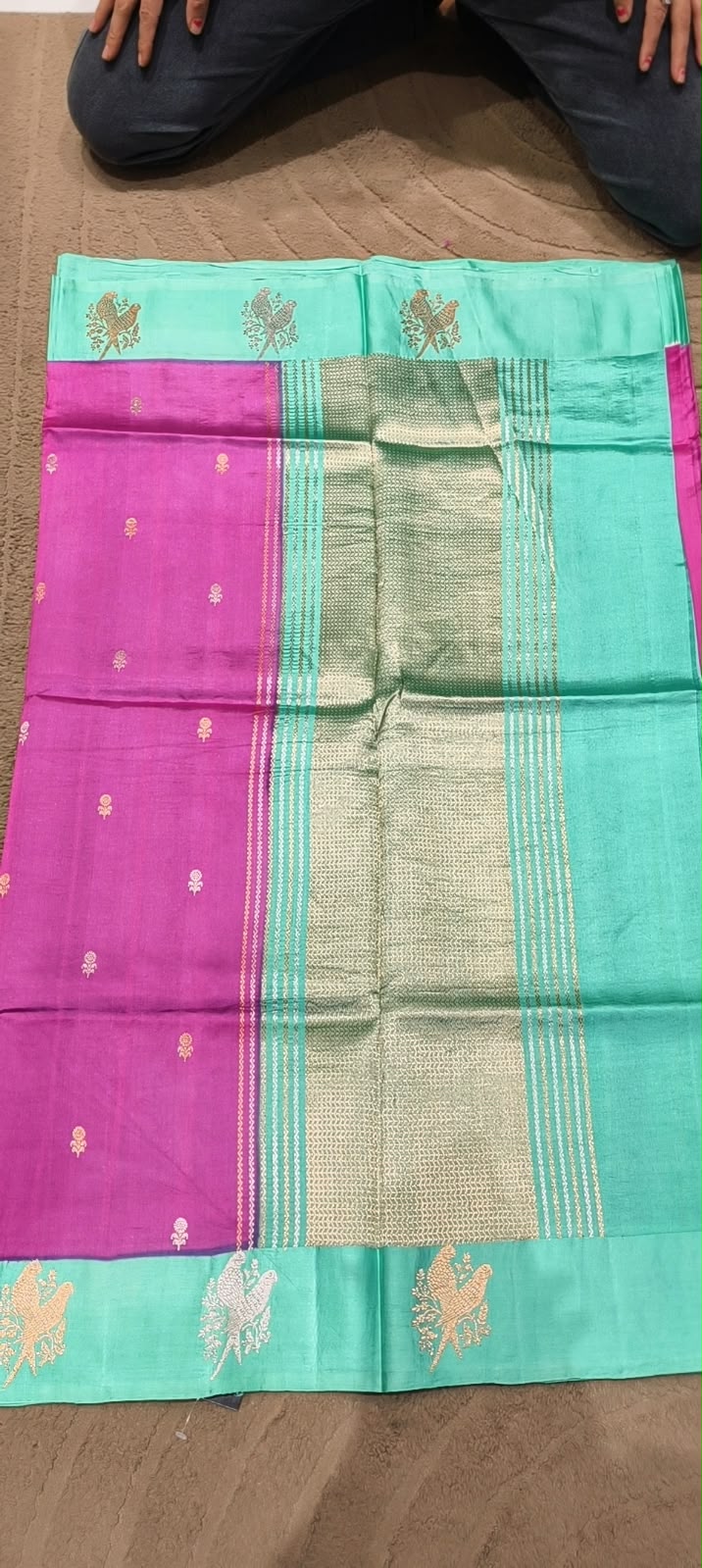 Banarasi Handloom Raw Silk Saree Featuring Gold Zari Motifs With Unstitched Blouse- 16551