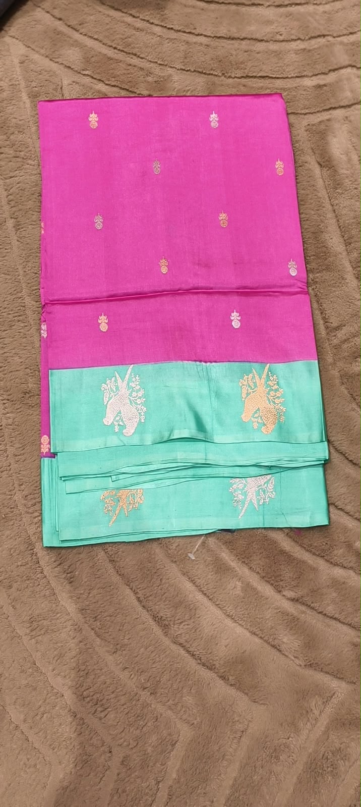 Banarasi Handloom Raw Silk Saree Featuring Gold Zari Motifs With Unstitched Blouse- 16551