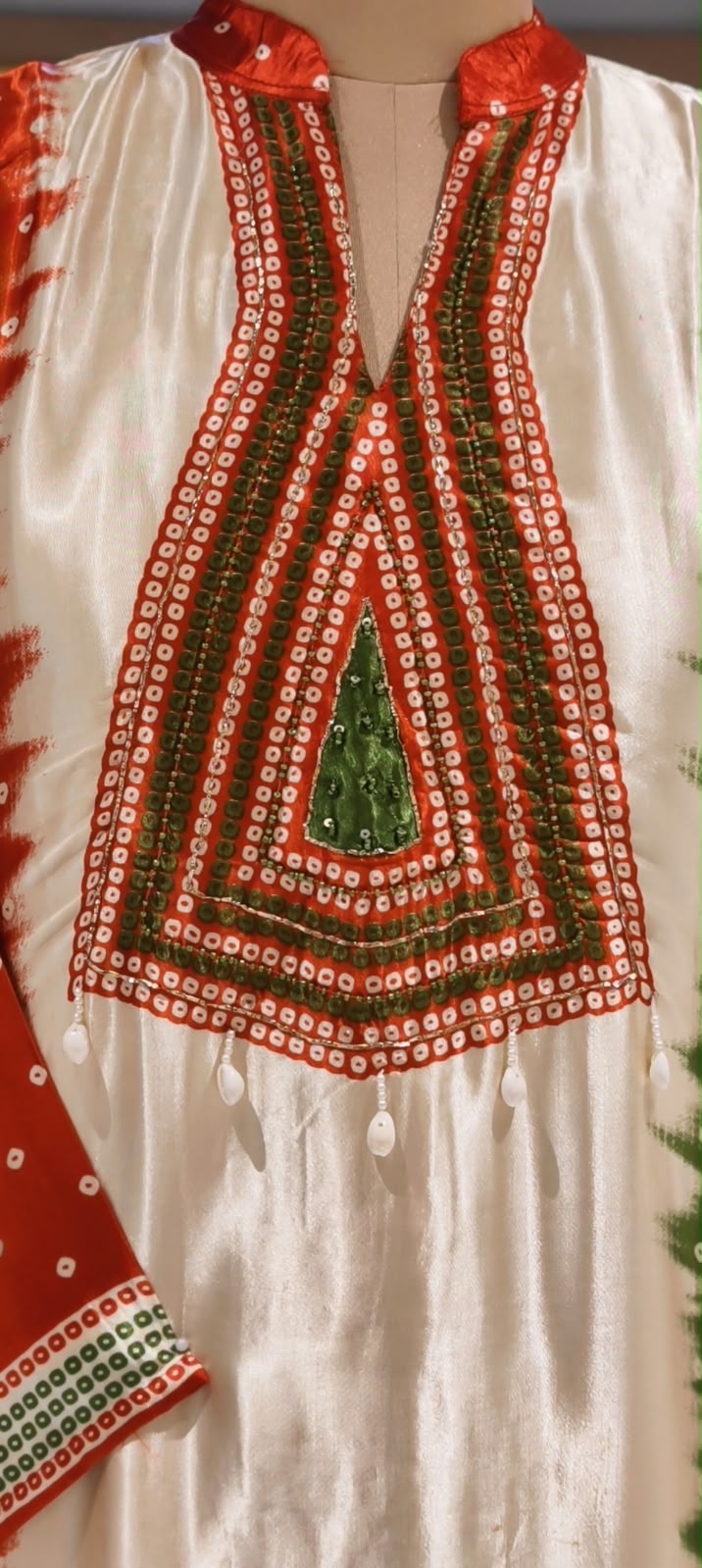 Premium Bandhani Printed Kurta Pant Set with Intricate Geometric Embroidered Yoke,Traditional Ethnic Detailing-16684