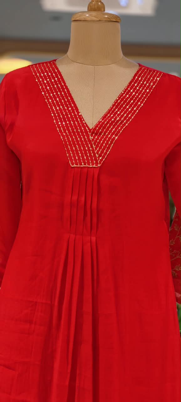 Thread Embroidered Sleeves V-Neck Green Red Shade Surat Mul-Chanderi Aline Full Suit Set- 16629 16630