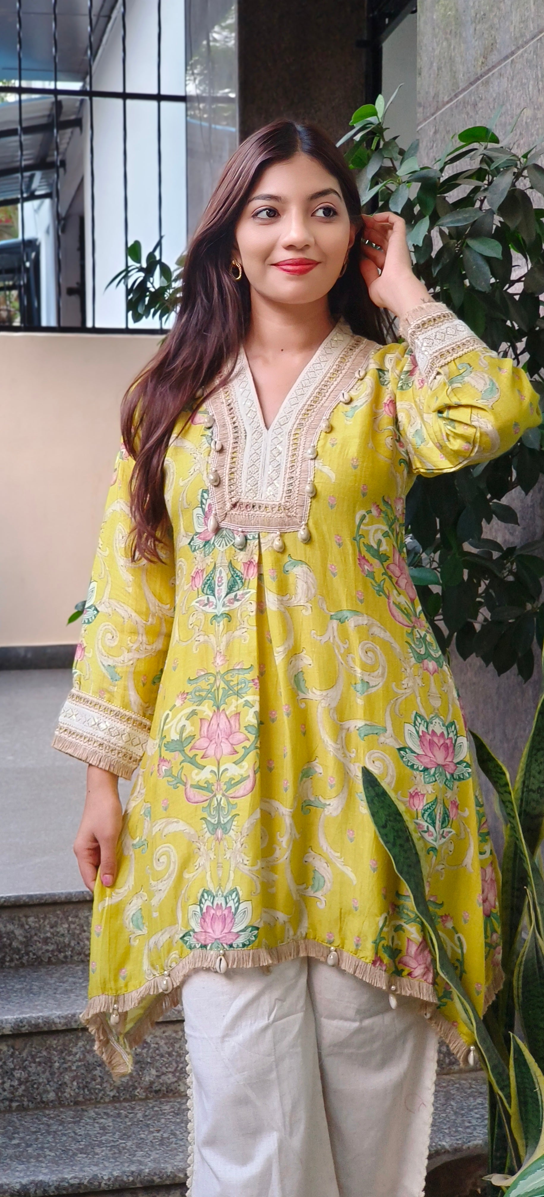 Floral-Print Kurta with Embellished Lace Neckline, Tassel Detailing Kurta pant 09342