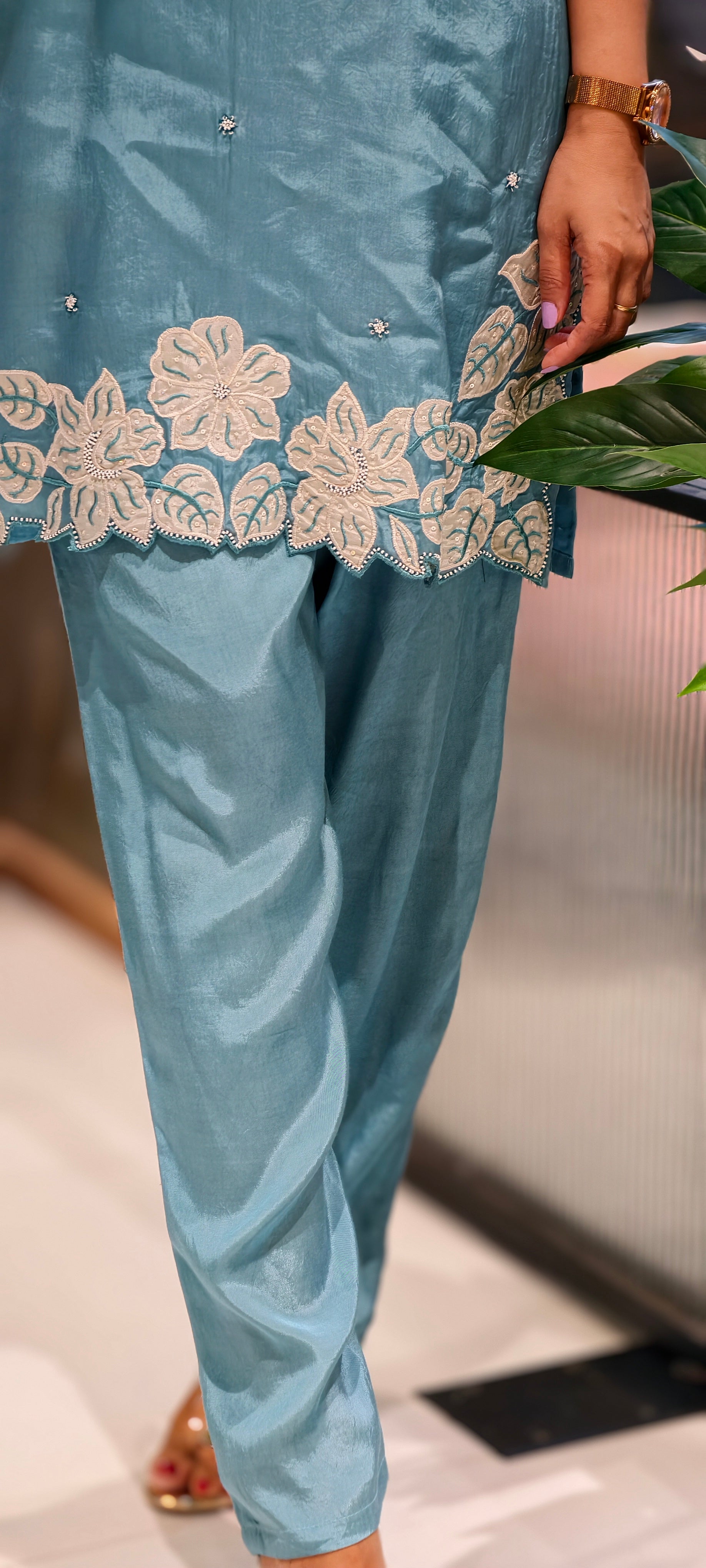 Ethereal Blooms: Hand-Embroidered Organza Silk Co-ord Set with Scalloped Lace Detailing13917