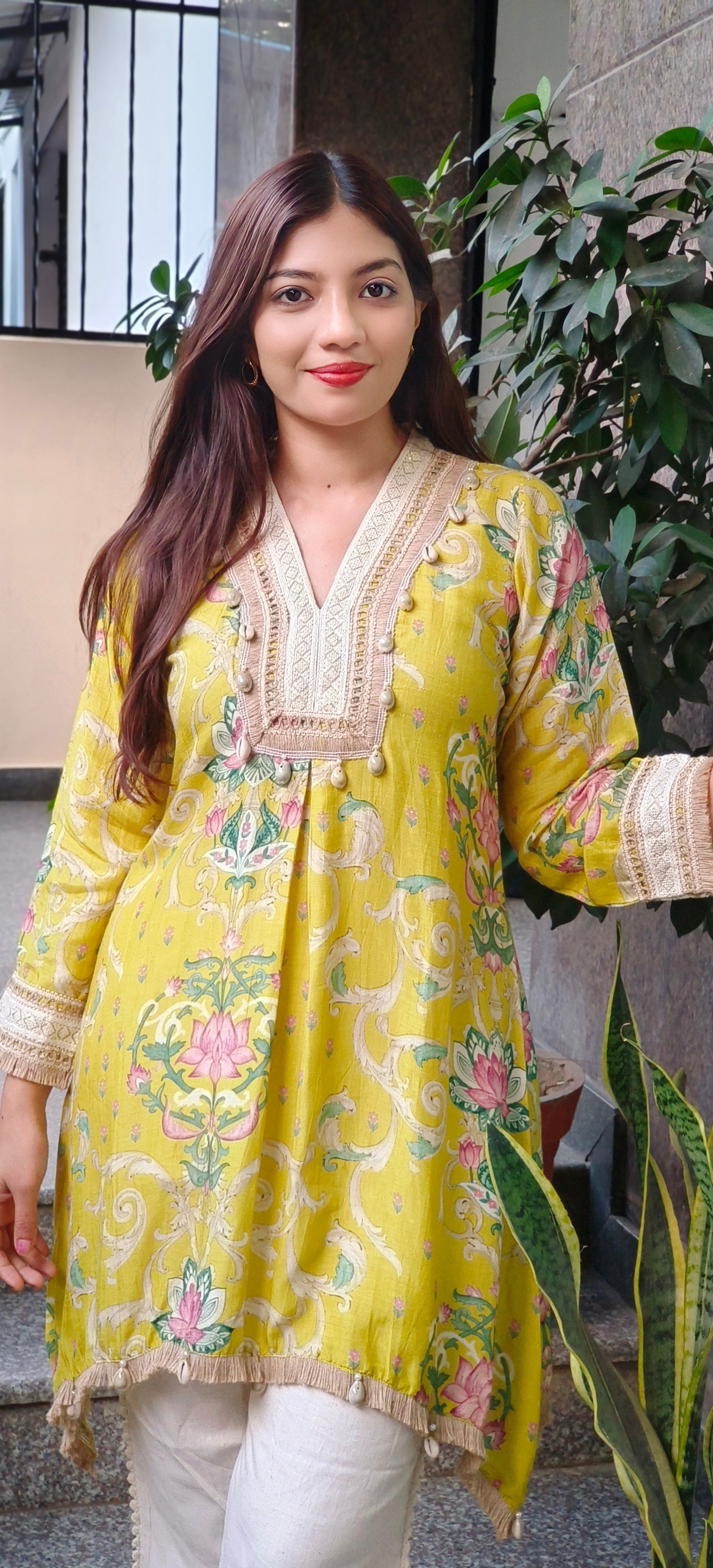 Floral-Print Kurta with Embellished Lace Neckline, Tassel Detailing Kurta pant 09342