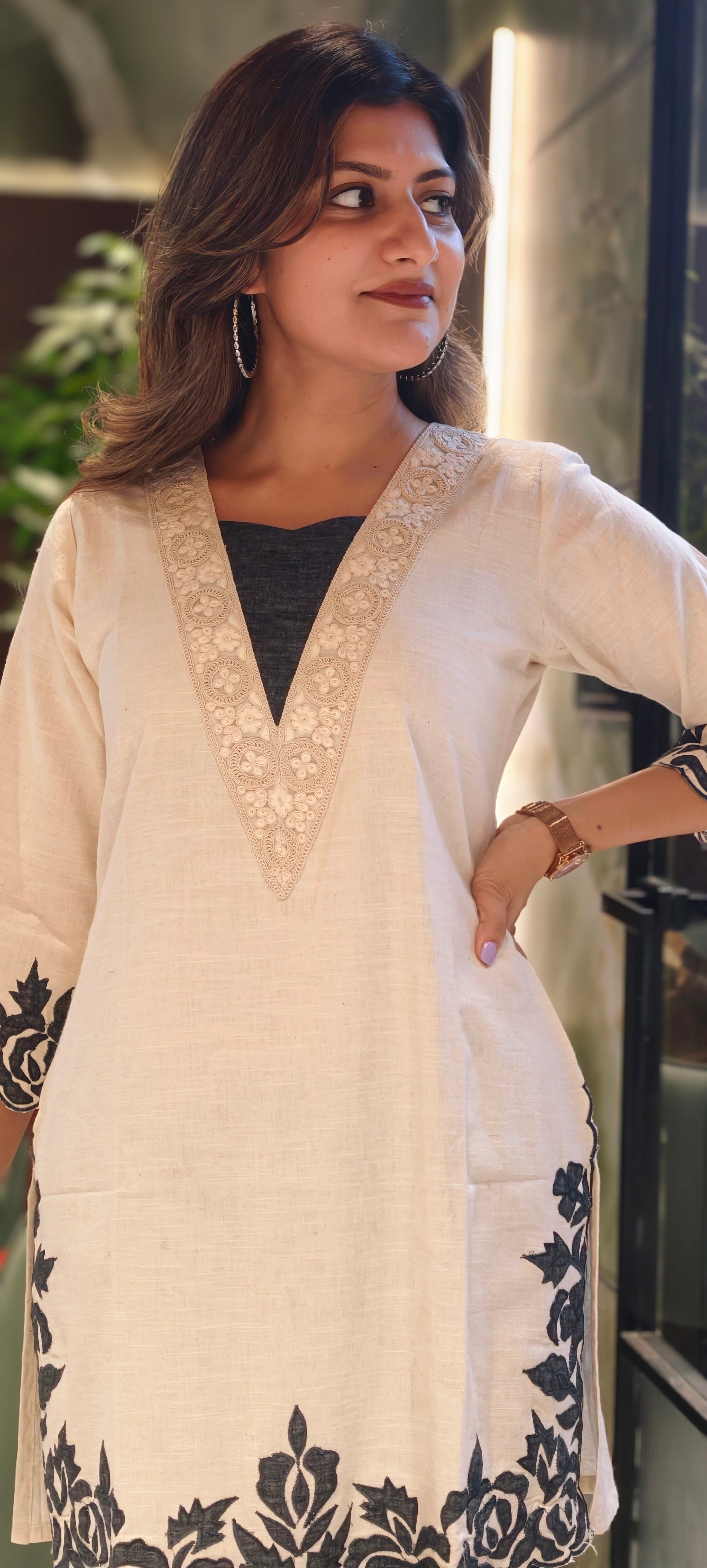 Cream V-Neck Tunic with Contrast Floral Appliqué and Charcoal Linen-Finish Pant-13767