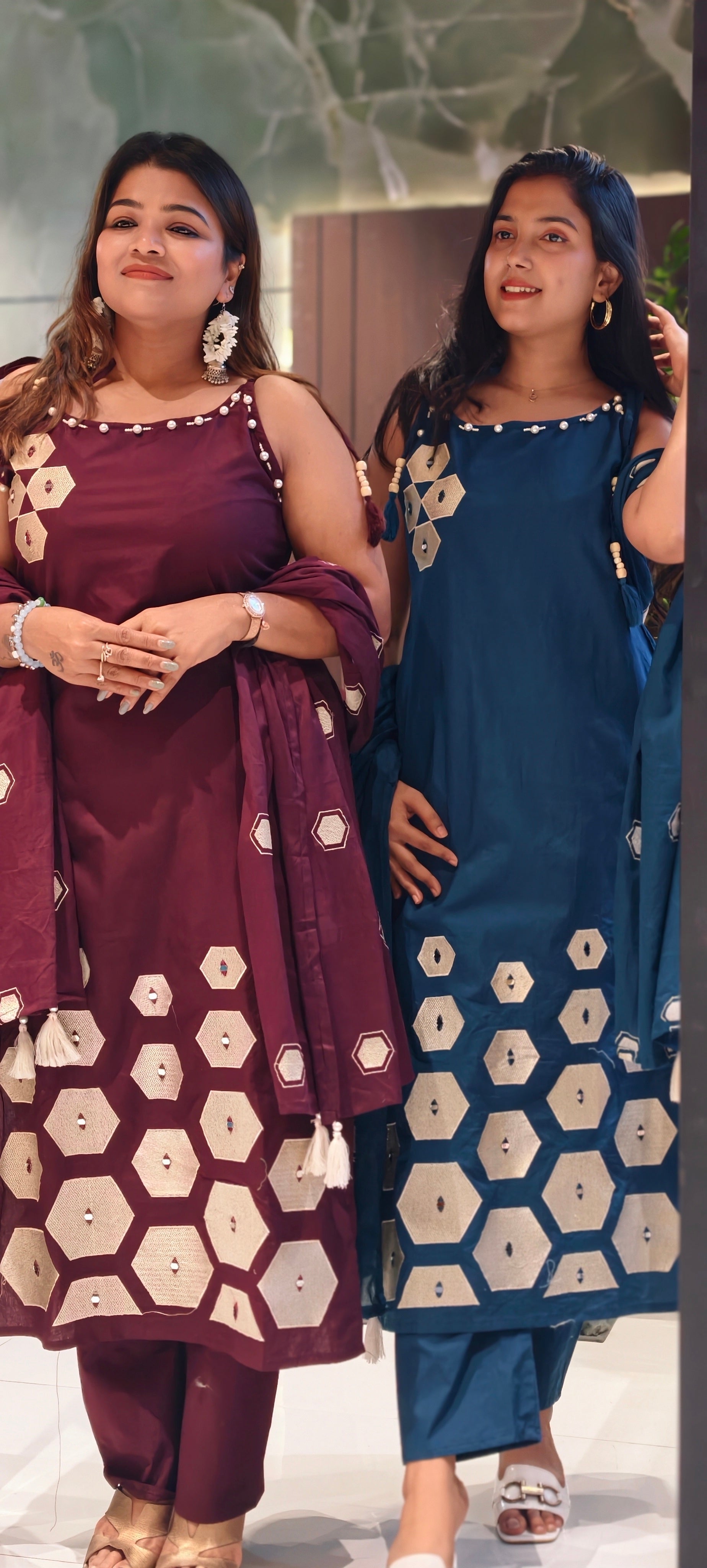 Summer Style Slevless Noodel Strap Cotton Embroidered Full Suit Set 13843