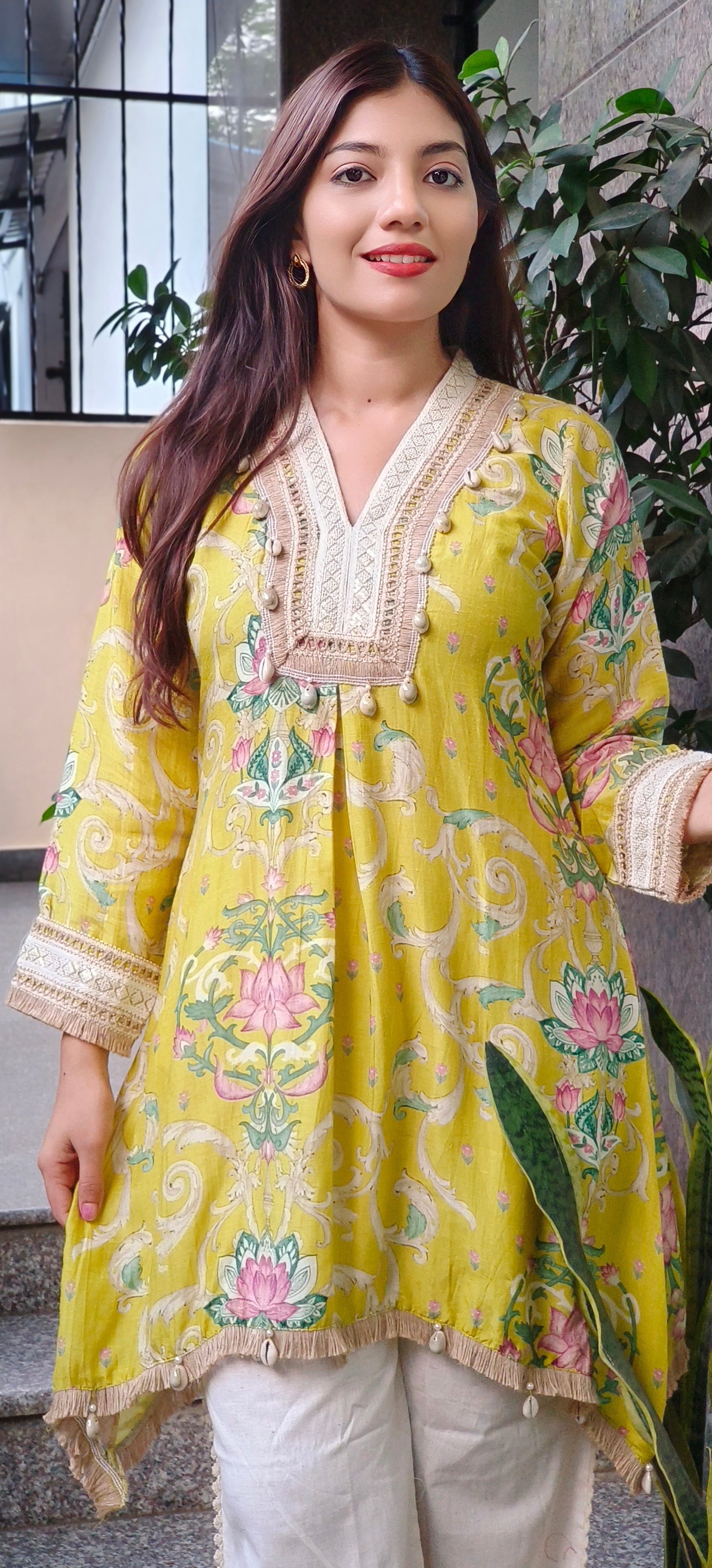 Floral-Print Kurta with Embellished Lace Neckline, Tassel Detailing Kurta pant 09342