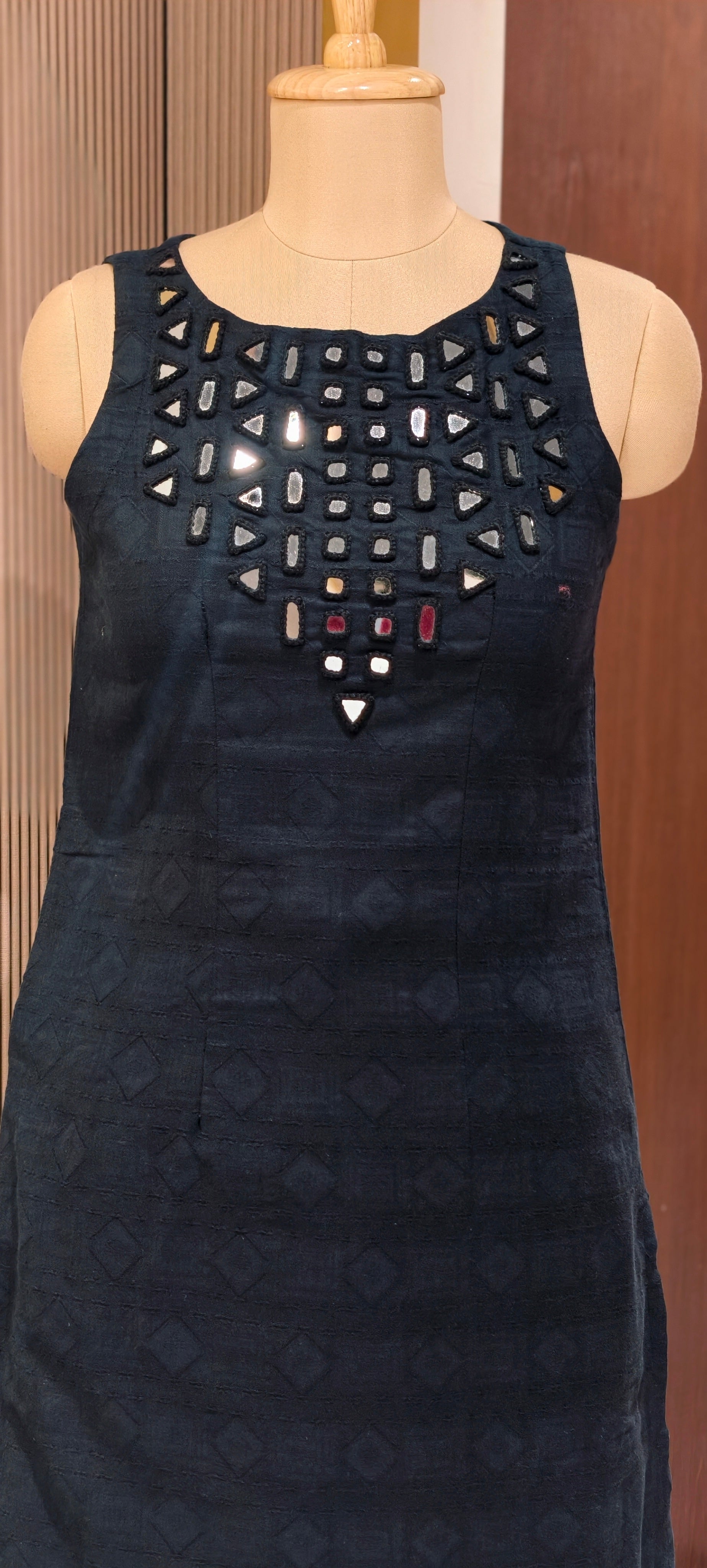 Elegant Handloom Cotton Sleeveless Kurta Set with Mirror Cutwork Neck With Loose Pants-14187 RB173