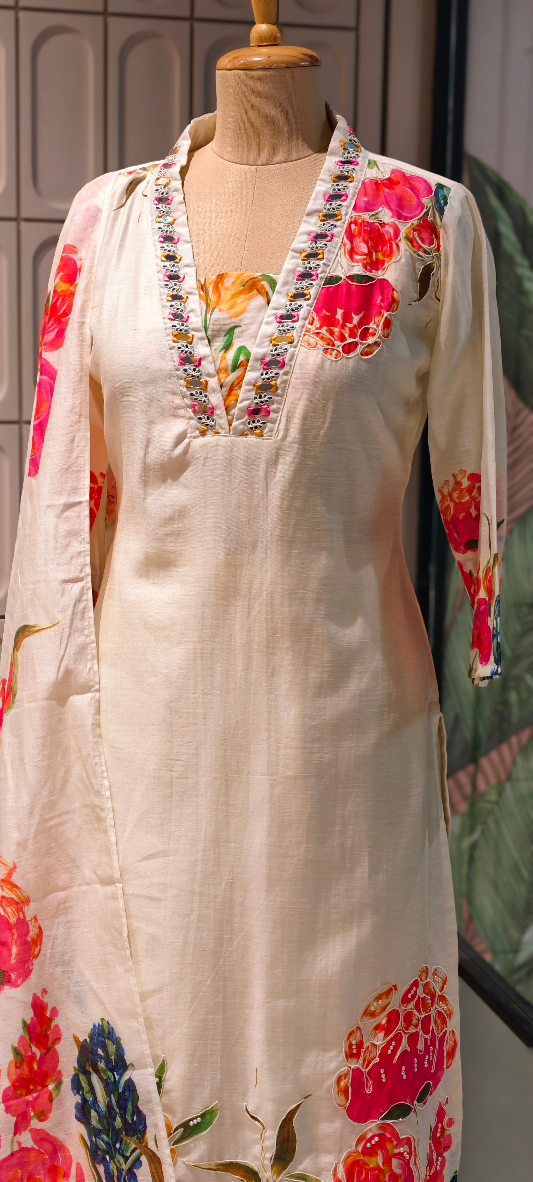 Elegant Line Fabric Floral Printed Kurta Set with Embellished V-Neckline Straight Pant and Dupatta-13909 RB09