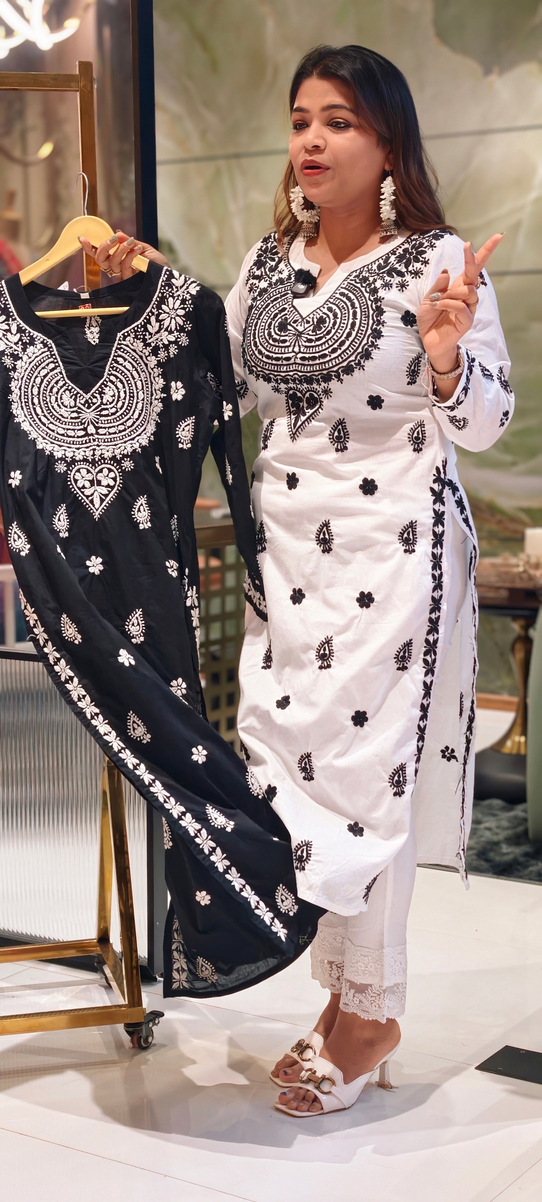 Elegant Mul Cotton Lucknowi Chikankari Style Embroidered Kurti with Intricate Thread Work 13948