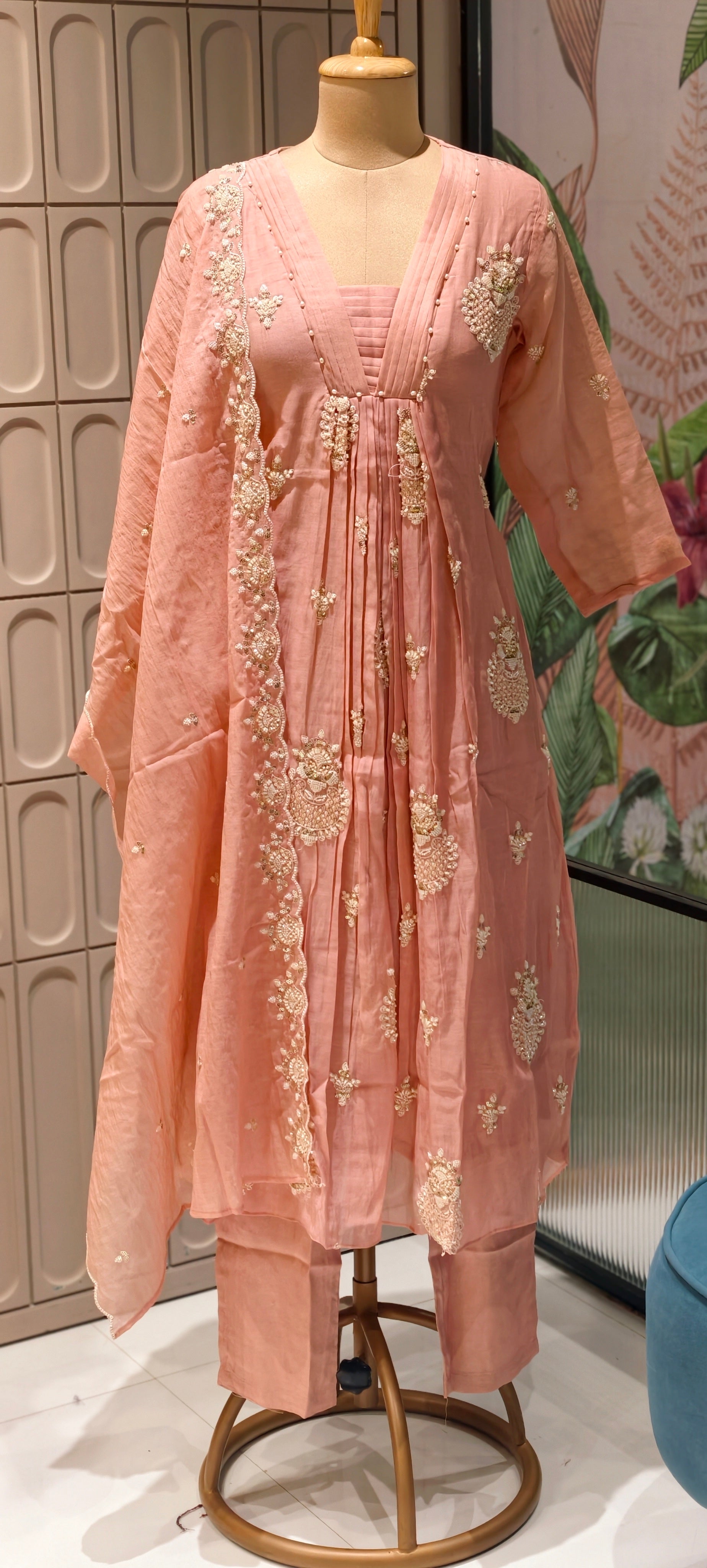 Graceful Mulchanderi Floral Embroidered Full Set Set with Delicate Hand Embellishments-13857