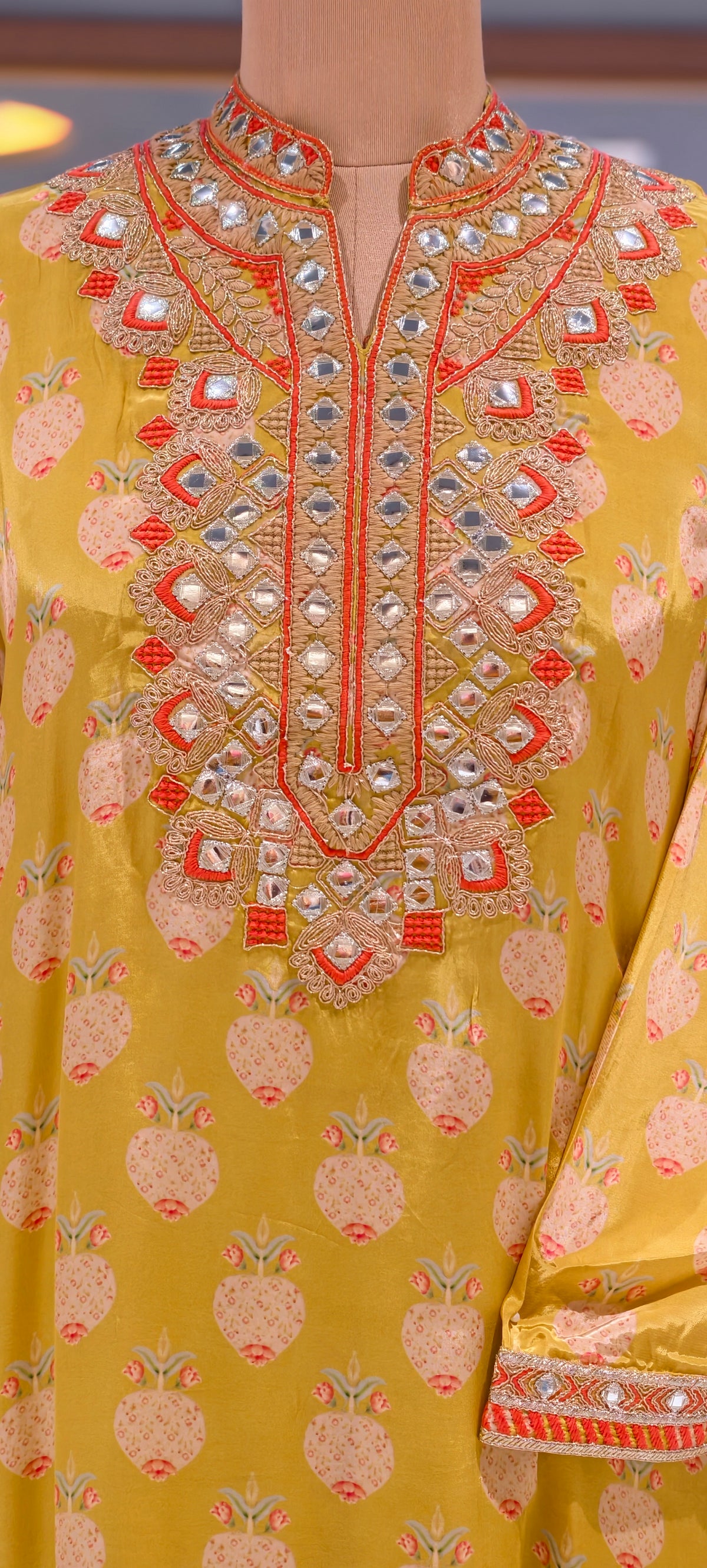 Premium Crepe Kurta Pant Set with Intricate Zari Embroidery & Straight-Bottom Pants 16994