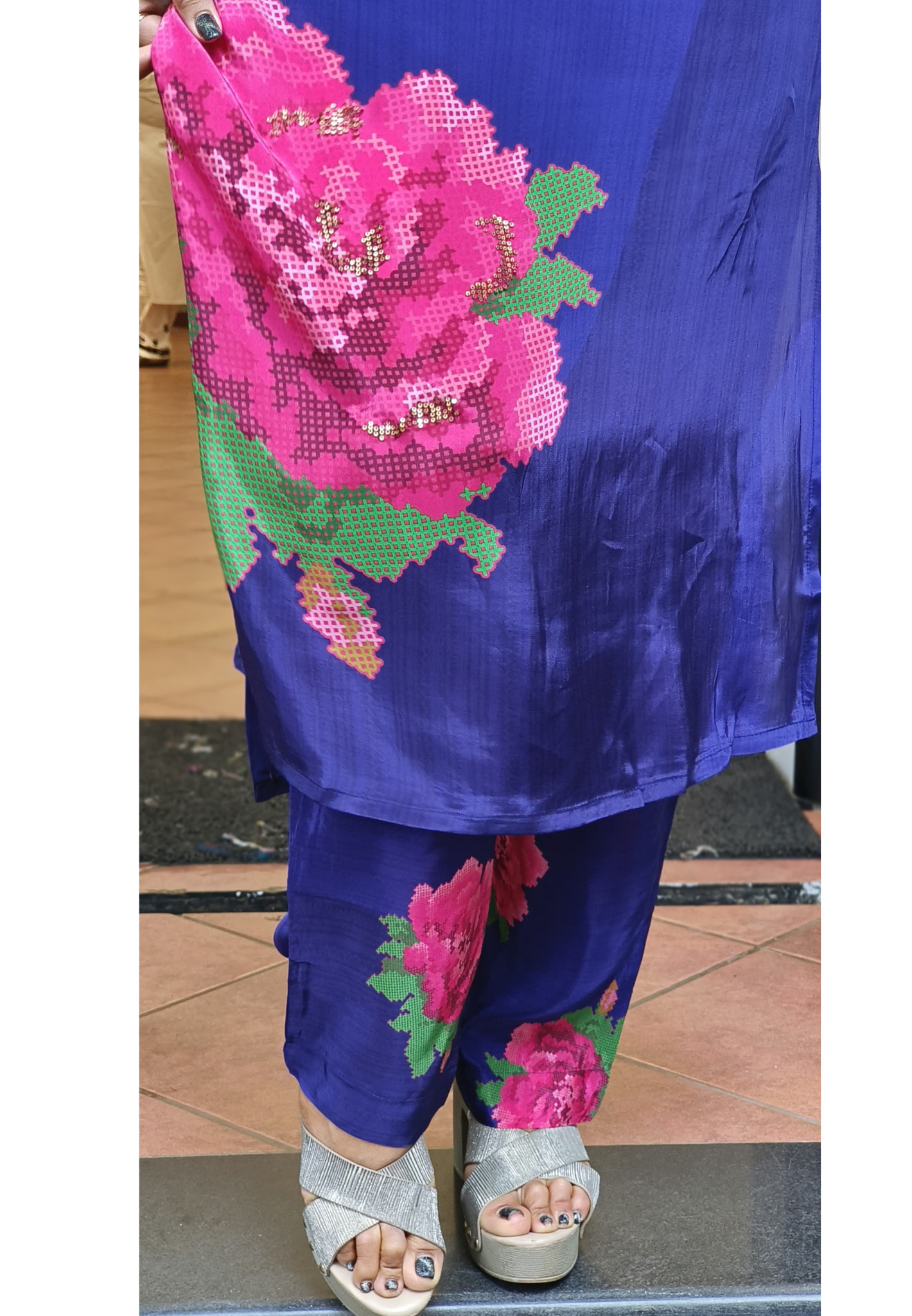 Beautiful Pure Crape tara work embroidery neck kurta pant set of-2 DRY WASH-0 (Dispacthing after 15 days)