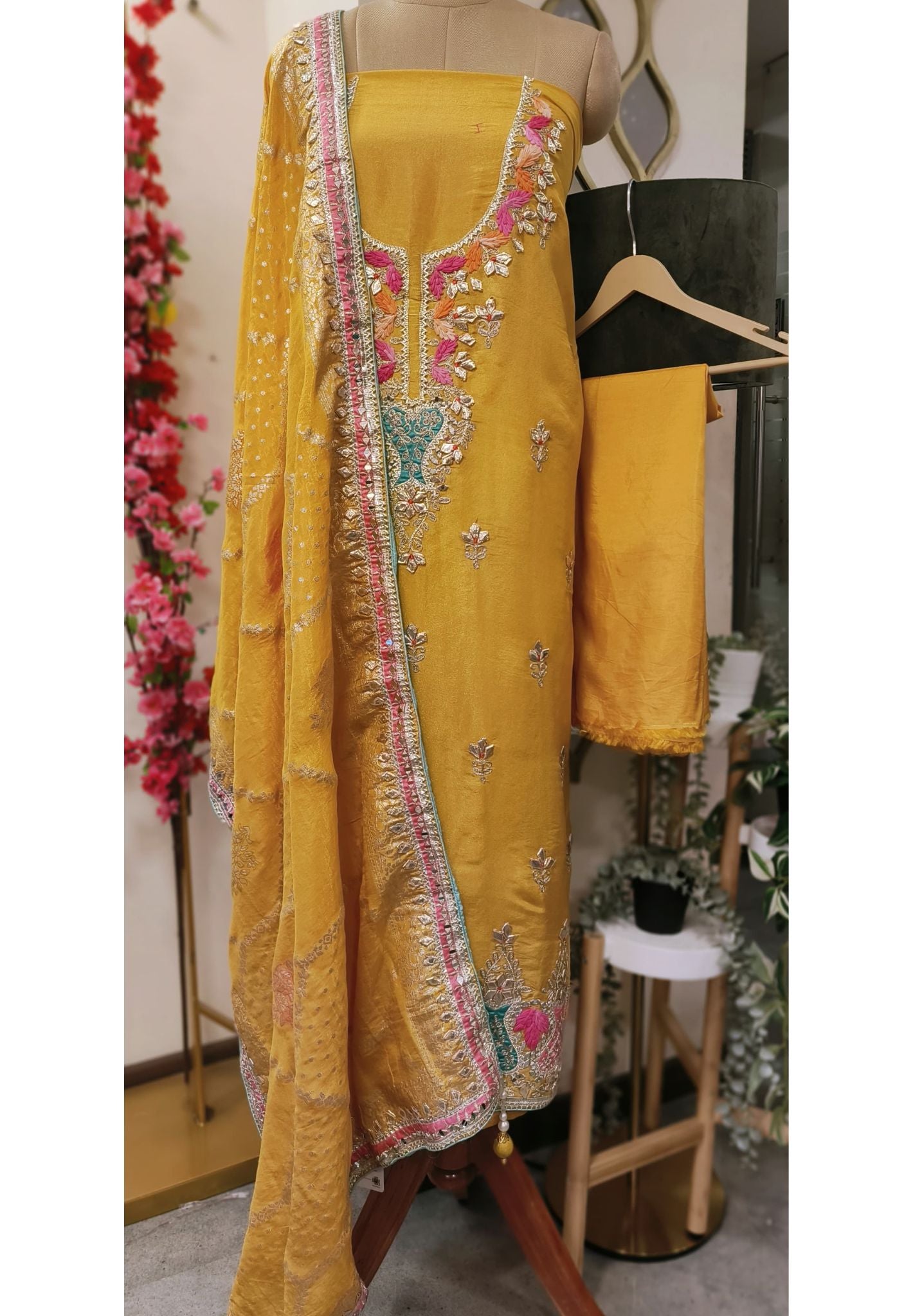 Beautiul Soft Tissue Embroidery Unstitched Full Suit With Dupatta Dress material with-00104