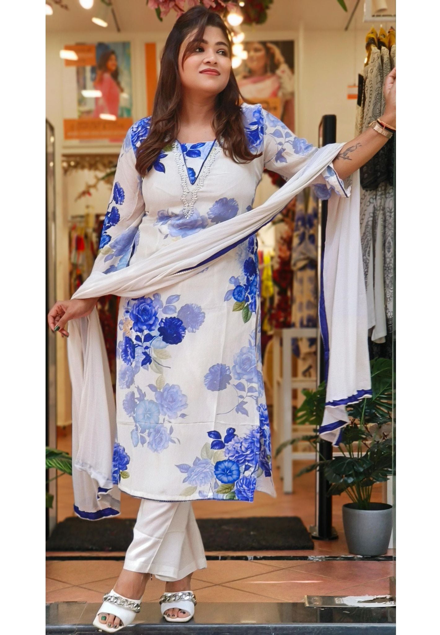 Pure Crape Blue And White Flower Print  kurta Pant With Dupatta-06572 with Short inner