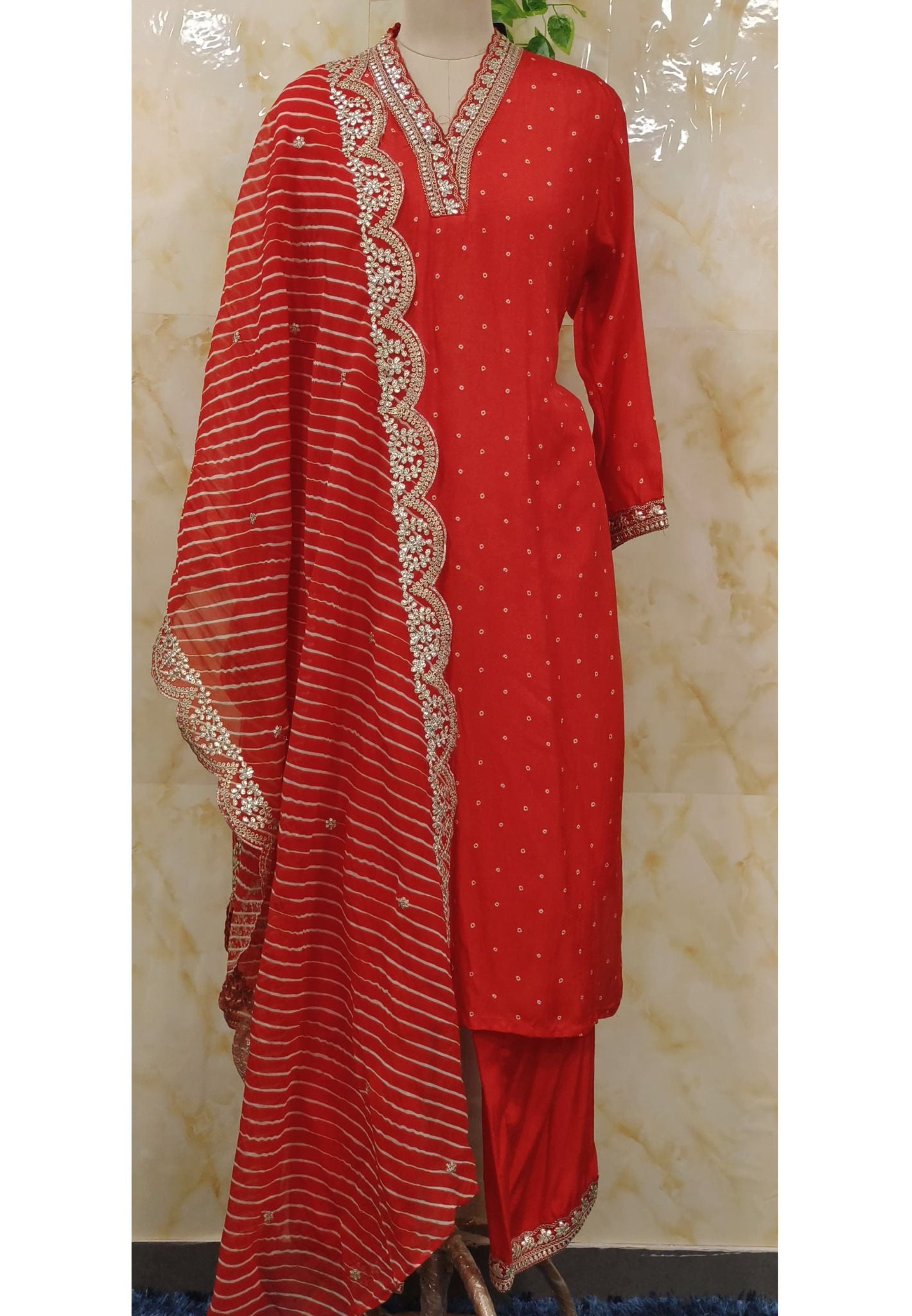 V-Neck Embroidery full Set-7359