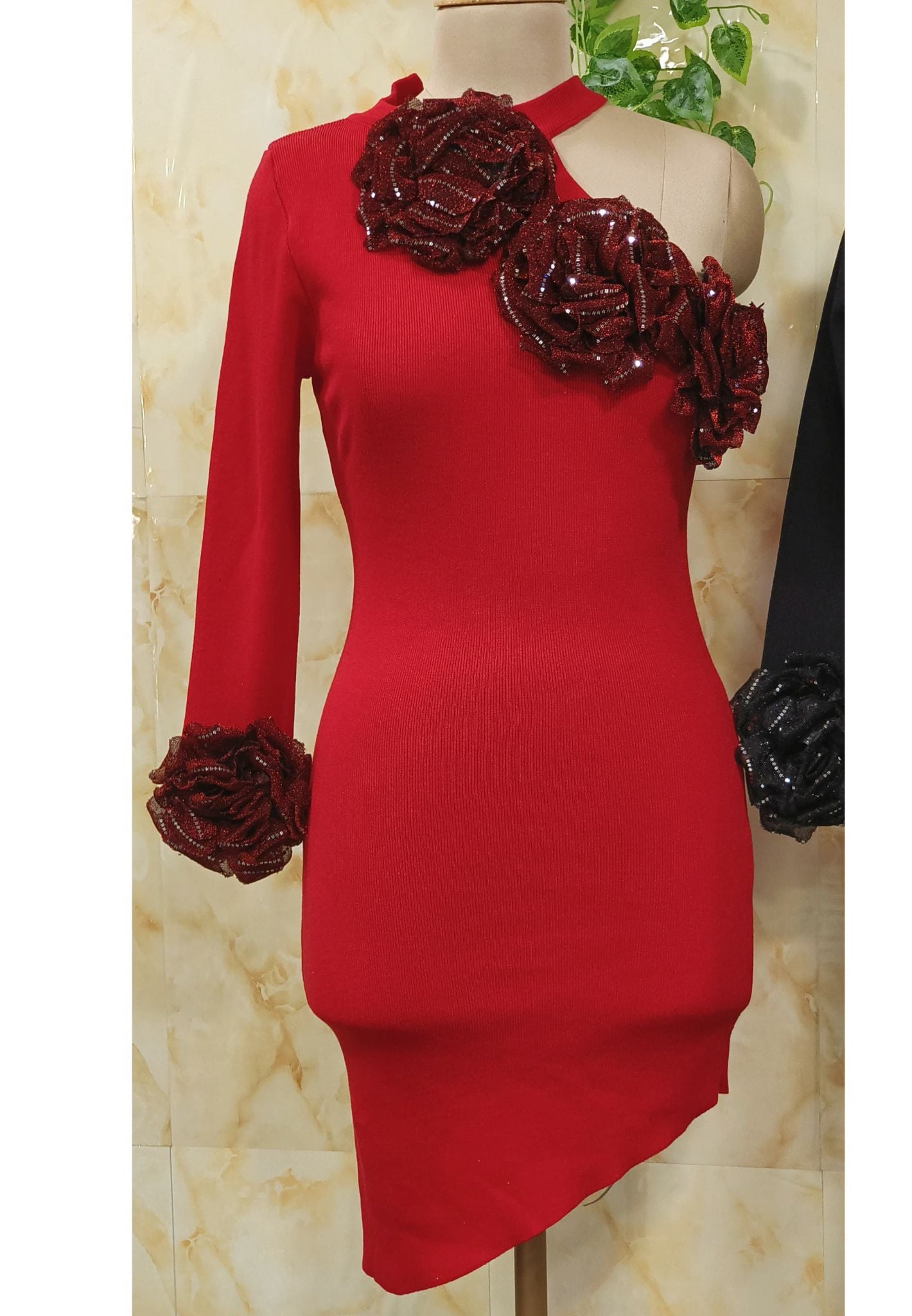 One-shoulder asymmetric design One Piece-