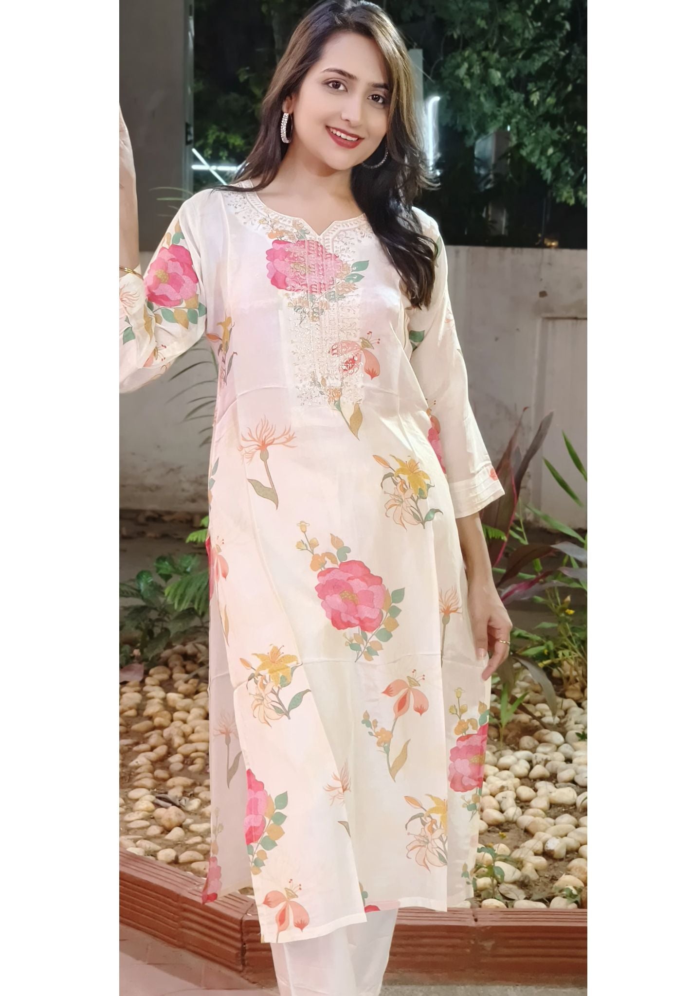 Floral Printed muslin Zari  embroiderd only kurti-07729