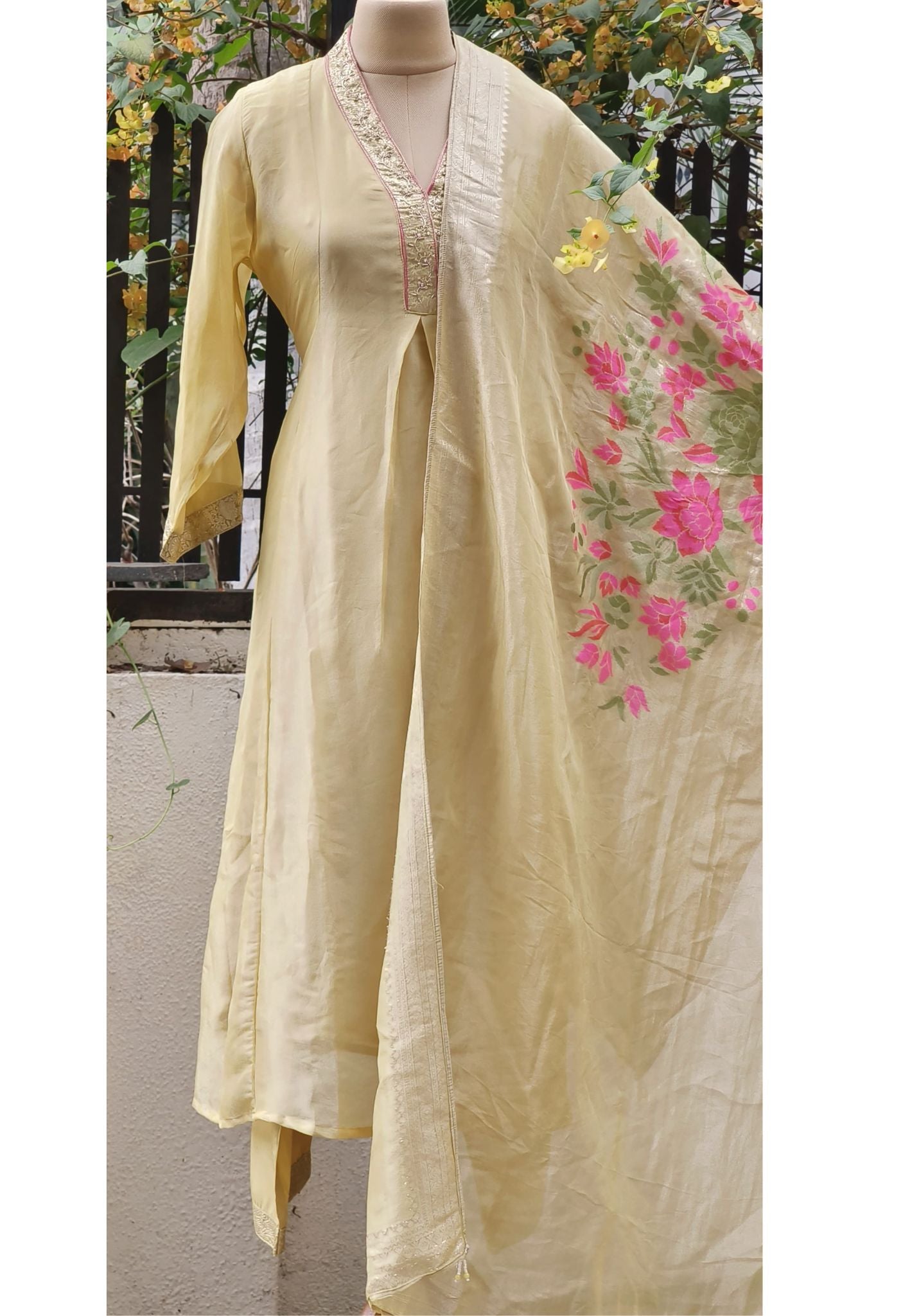 Beautiful Tissue Silk Anarkali Full Set-07981
