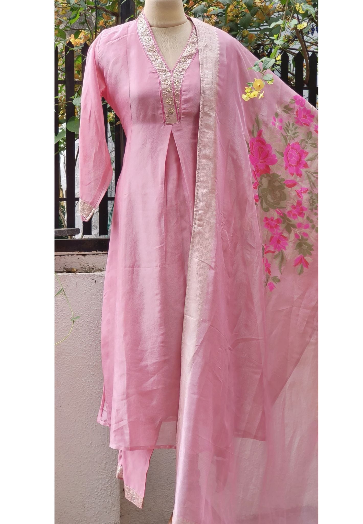 Beautiful Tissue Silk Anarkali Full Set-07981