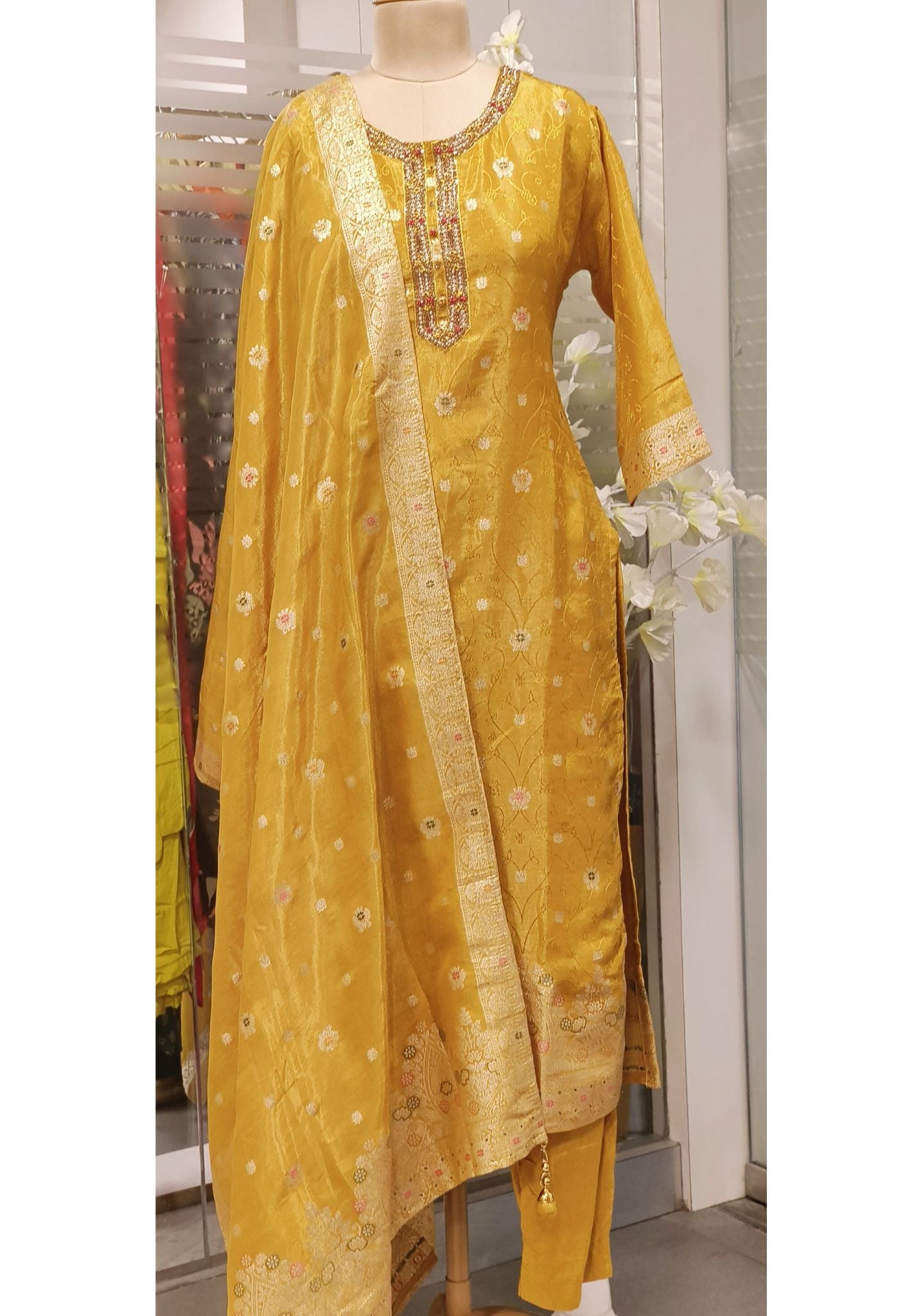 Beautiful Silk Neck Embroidery Full Set-06785