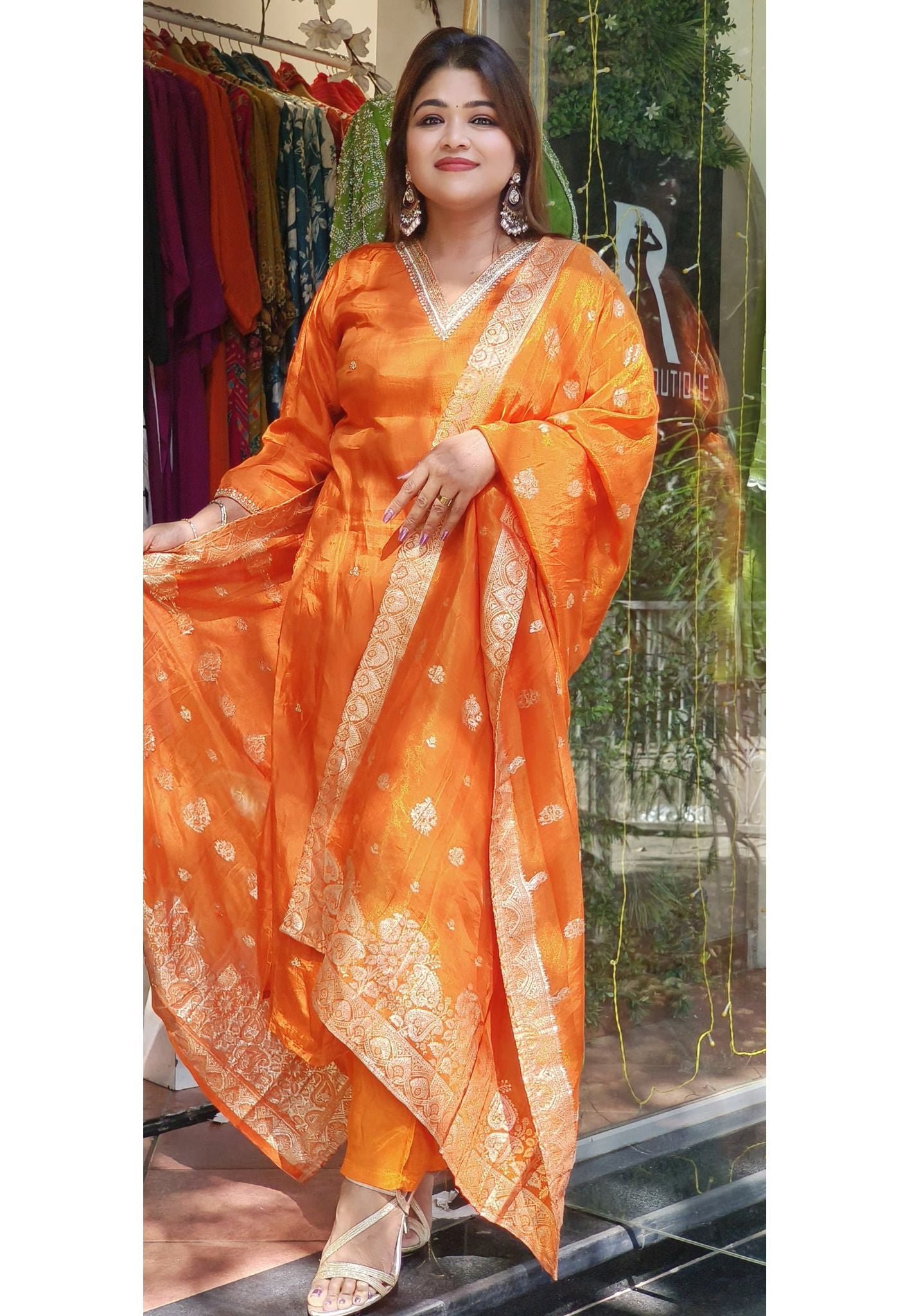 Beautiful Dola Silk Neck Embroidery Full Set-08158