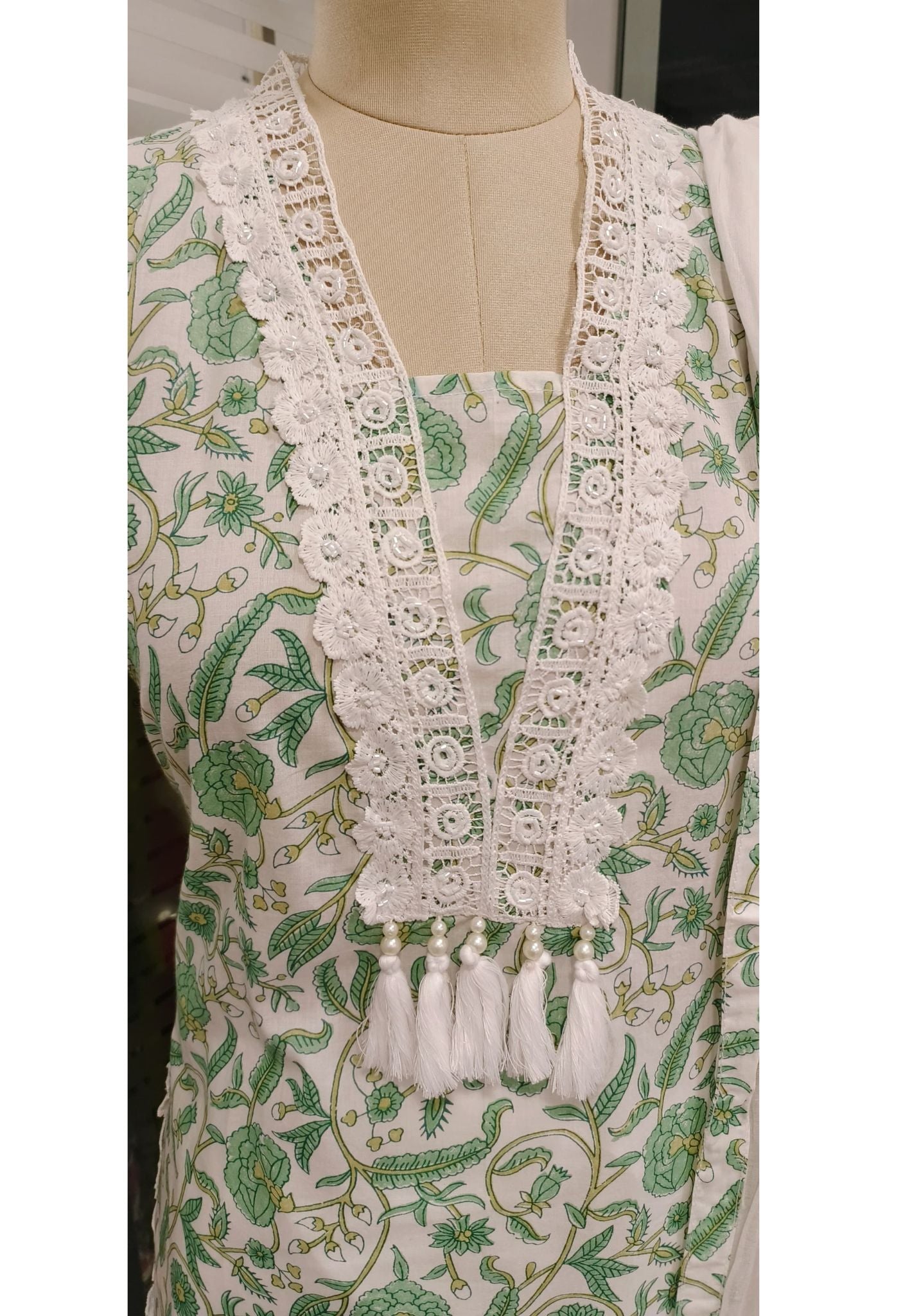 Crosia Lace Floral Printed Cotton Neck Embroidery Lace Kurta Pant and Dupatta-08245