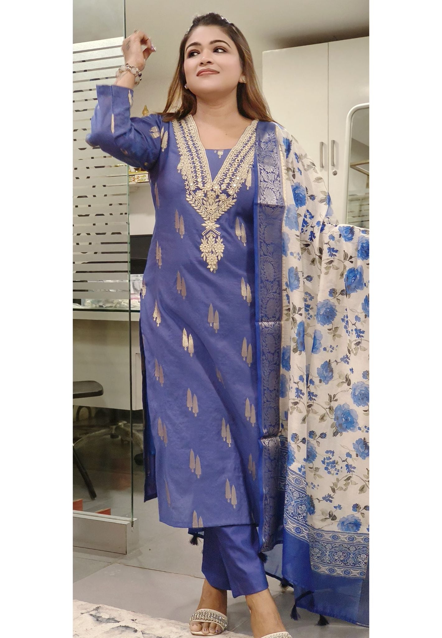 Floral Elegance: Chanderi Mirror Work Kurta Set with Organza Dupatta (Dispatching after 20 Days)