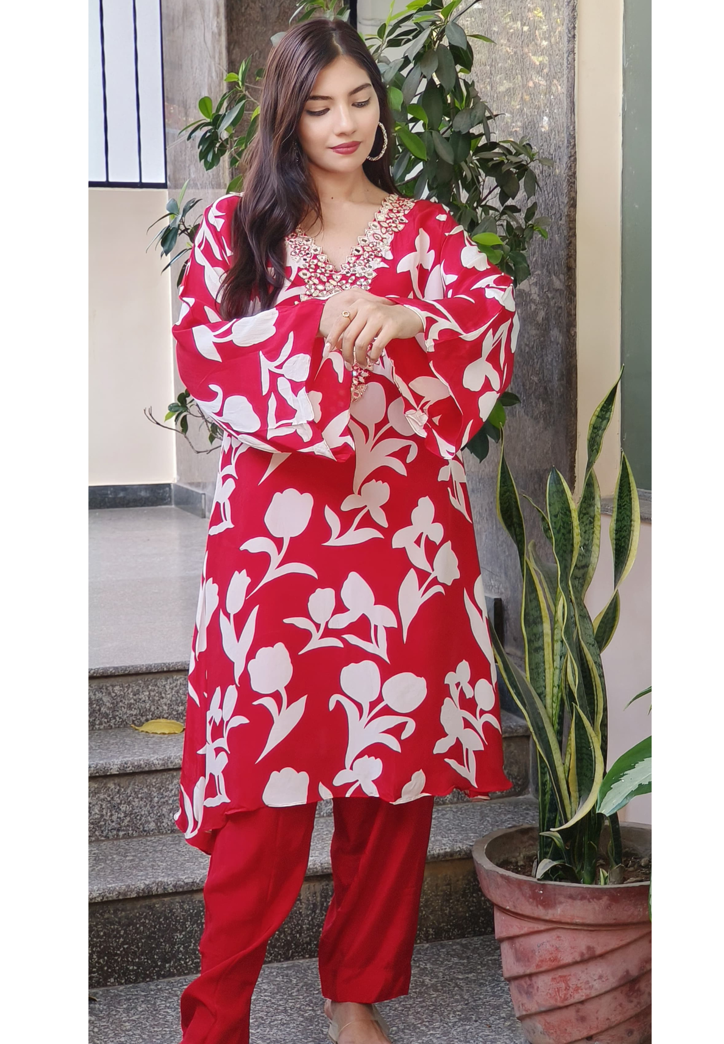 Elegant Floral Printed Crepe Kaftan with Exquisite Real Mirror Work – Perfect for Every Occasion