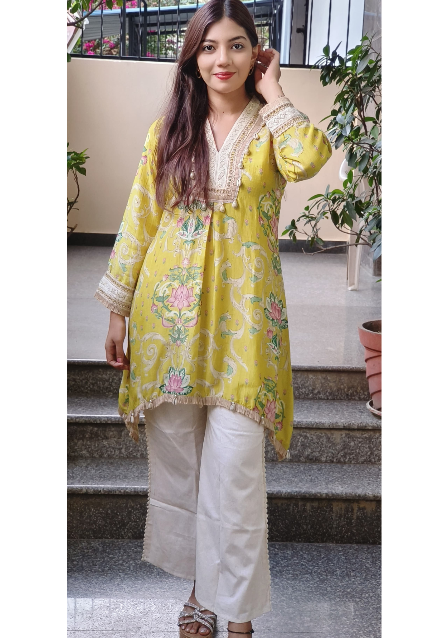 Floral-Print Kurta with Embellished Lace Neckline, Tassel Detailing Kurta pant 09342