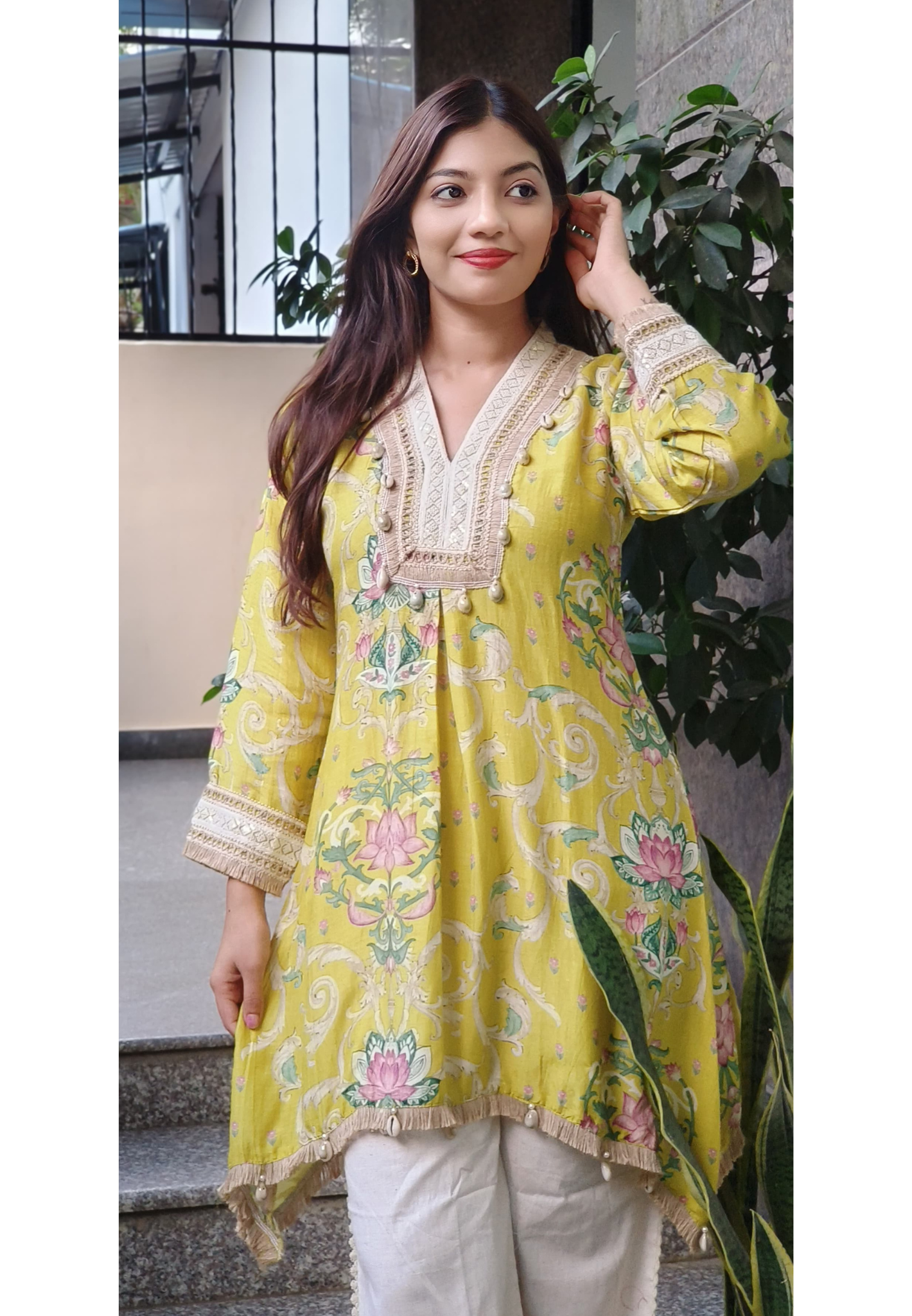 Floral-Print Kurta with Embellished Lace Neckline, Tassel Detailing Kurta pant 09342