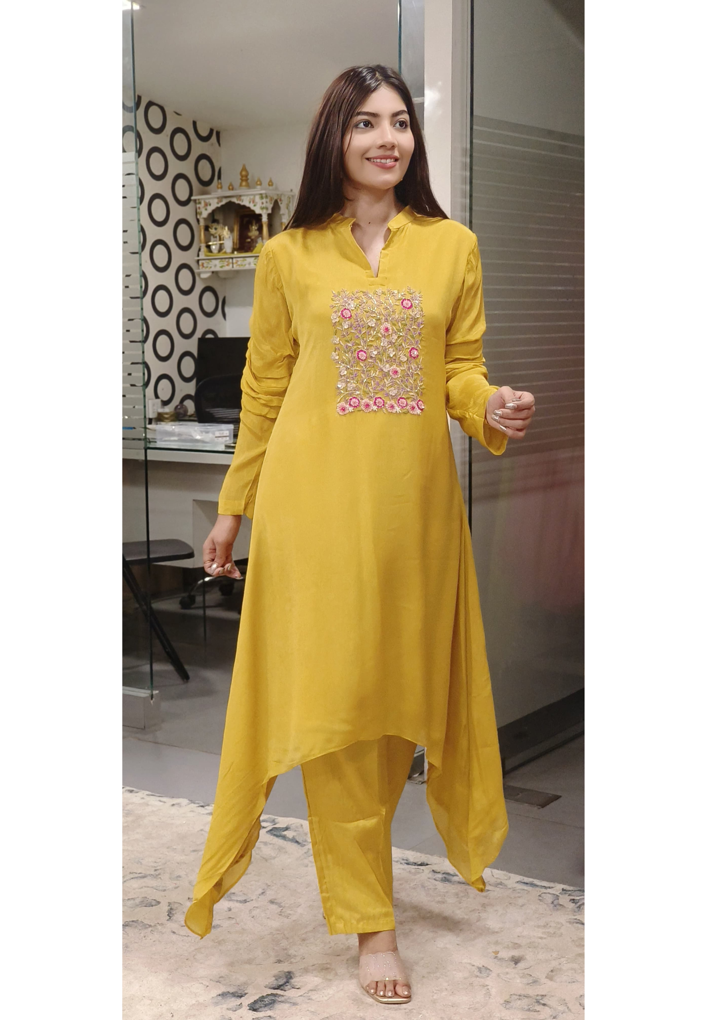 Chinon Kurta Pant Set With Floral Zari Handwork On Front And Stylish Sleeve- 09732