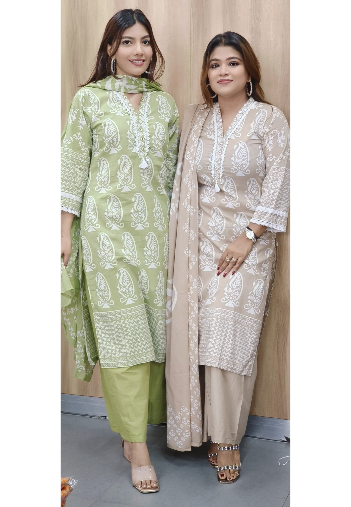 Foil Mirror Crosia Lace Straight Full Suit Set With Dupatta In Cotton Fabric