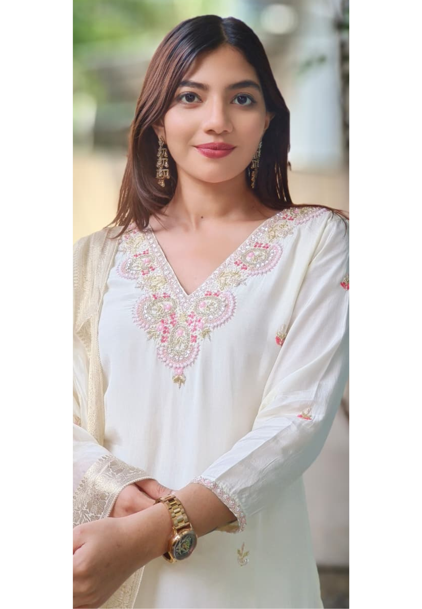 Elegant V-Neck Pure Muslin Full Suit Set With Floral Dupatta