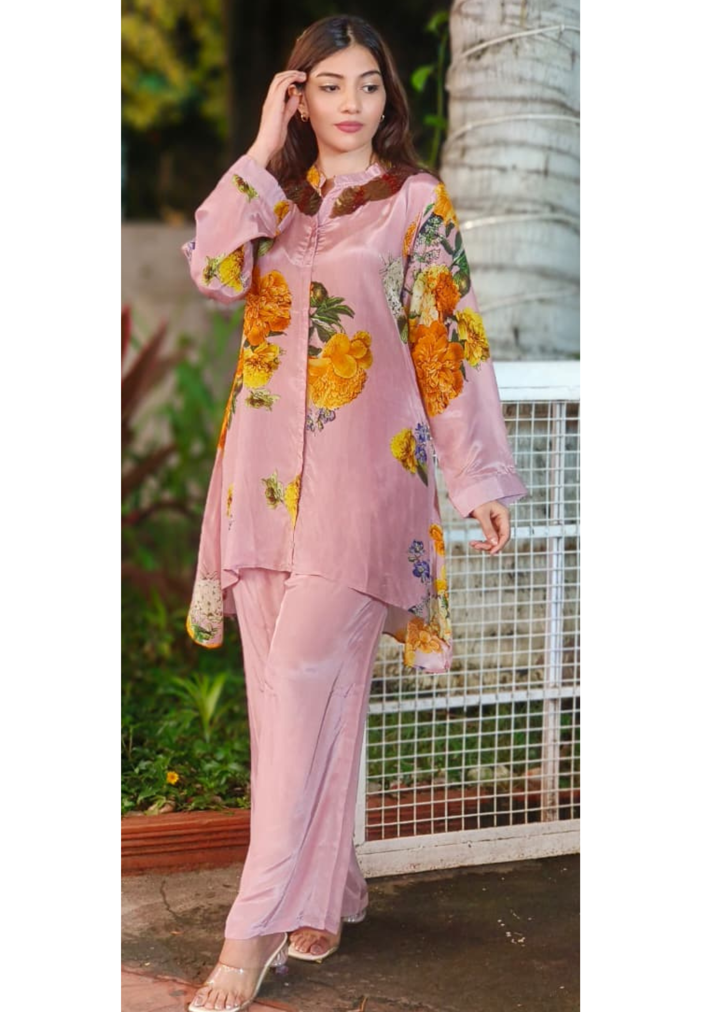 Charming Floral Printed Kurta Pant In Crepe Fabric