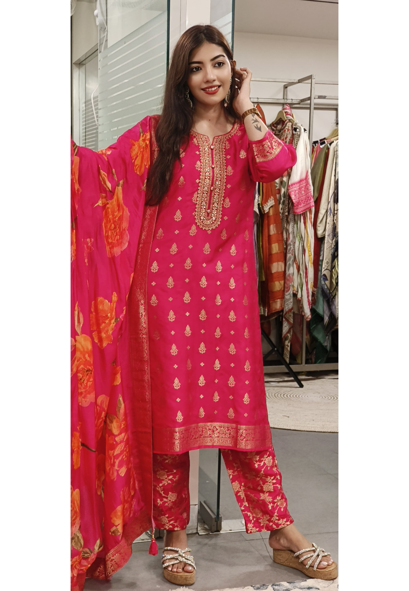 Banarasi Baag – Elegant Suit Set with Brocade Bottom & Silk Floral Dupatta-09122