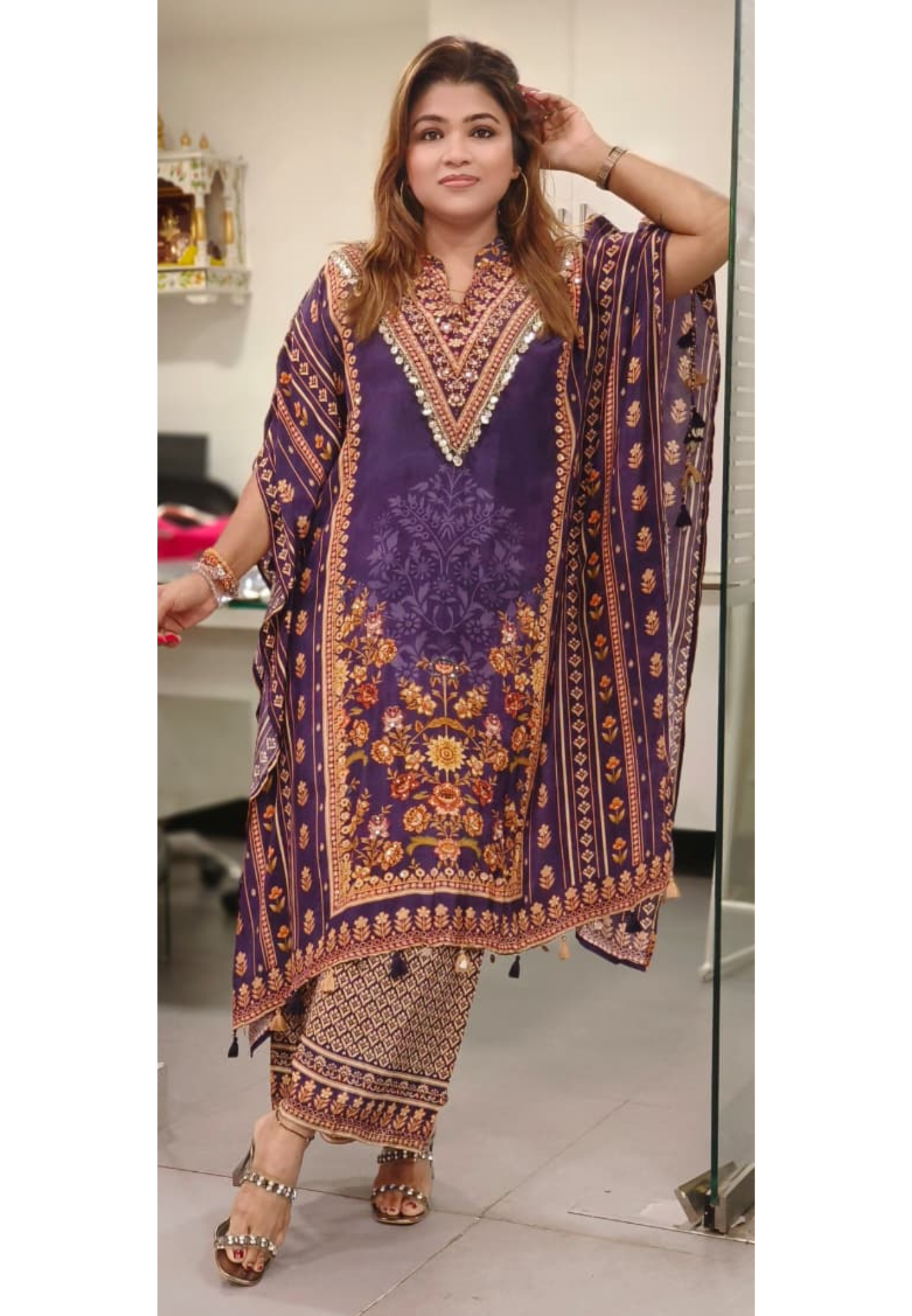 V-Neck Foil Hang Beautifully Printed Kaftan Suit With Bottom In Crepe Fabric- 10942