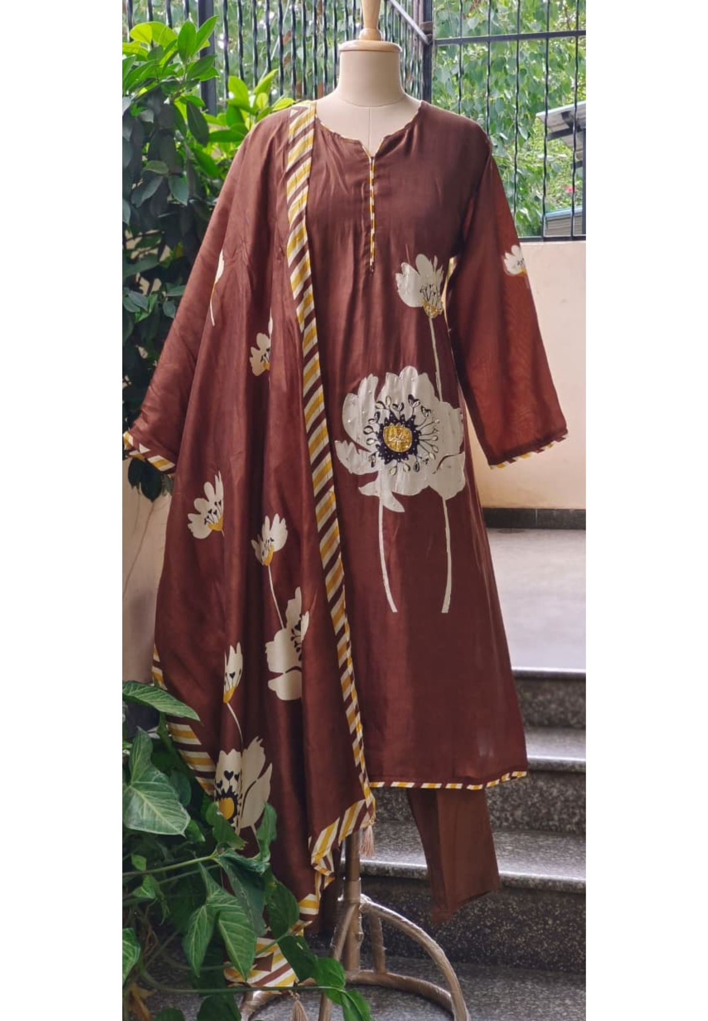 Simple Look Floral Patched Solid Full Set With Dupatta In Russian Silk Fabric-11012