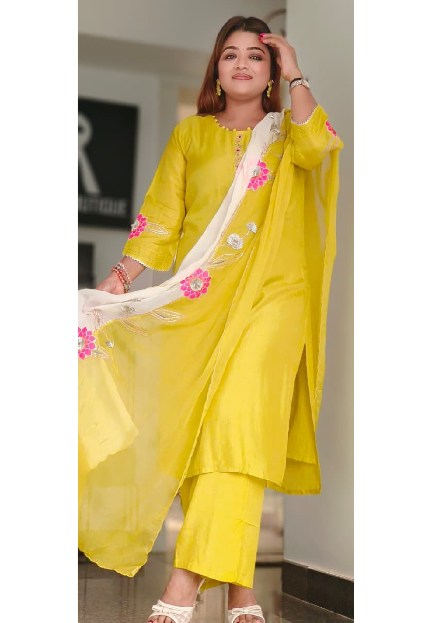 Minimal Neck Design With Floral Patched Sleeve Full Suit Set With Dupatta In Dola Silk Fabric- 10975