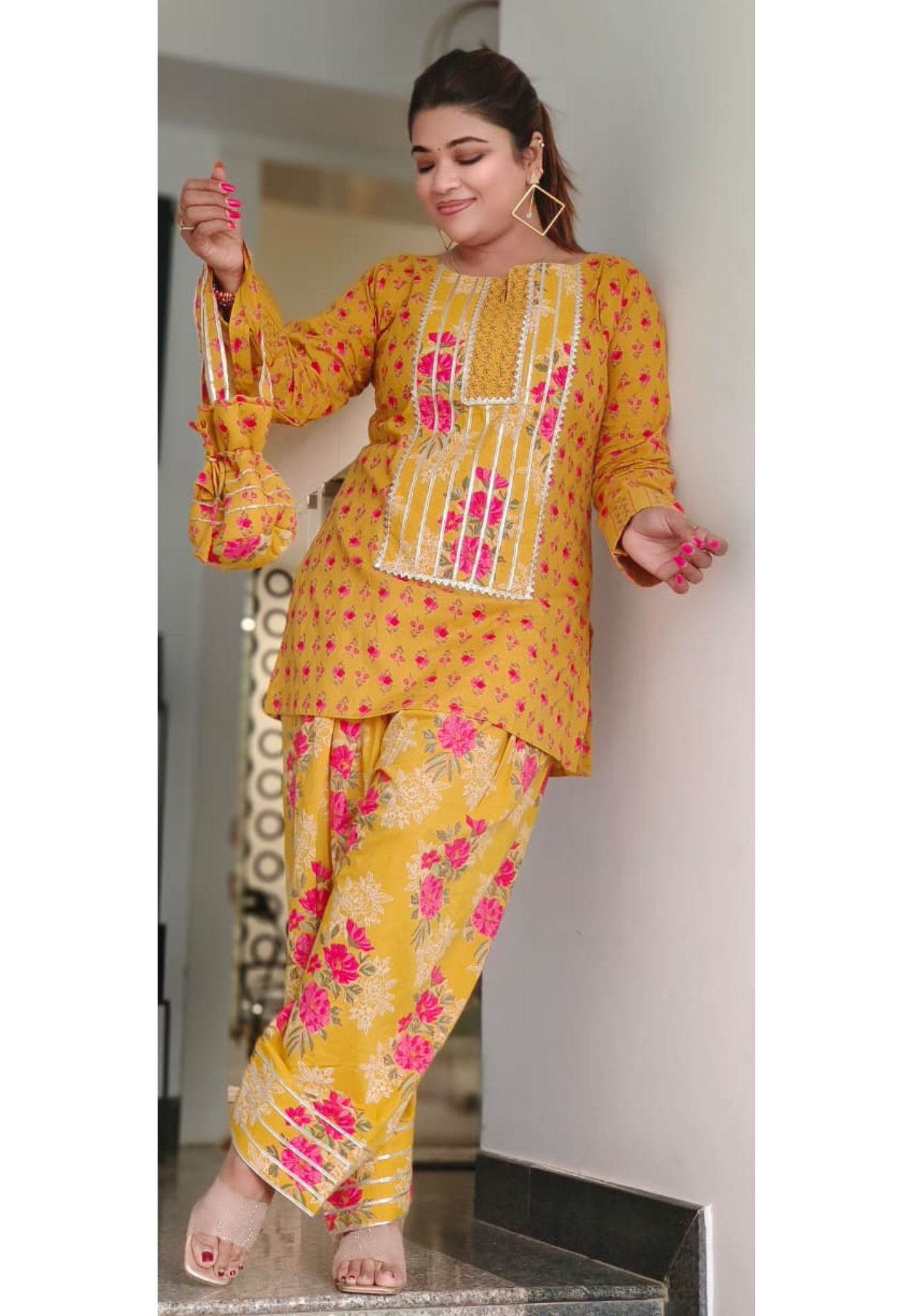 Traditional Look Floral Printed Lace Work Kurta With Farsi Pant Set With Potli In Cotton Fabric- 10944