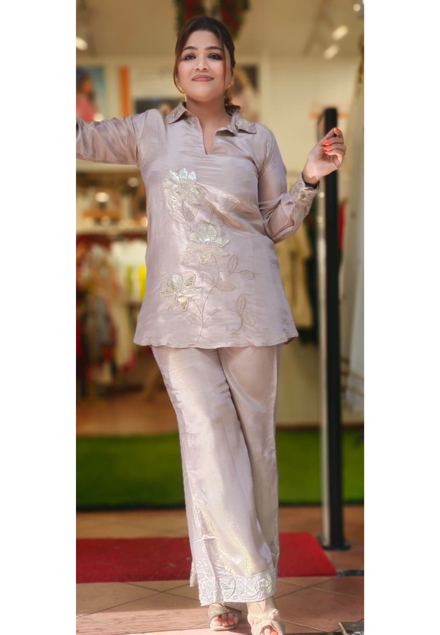 Leather Floral Embroidery Collared Kurta With Loose Pant In Shimmer Tissue Fabric- 11196