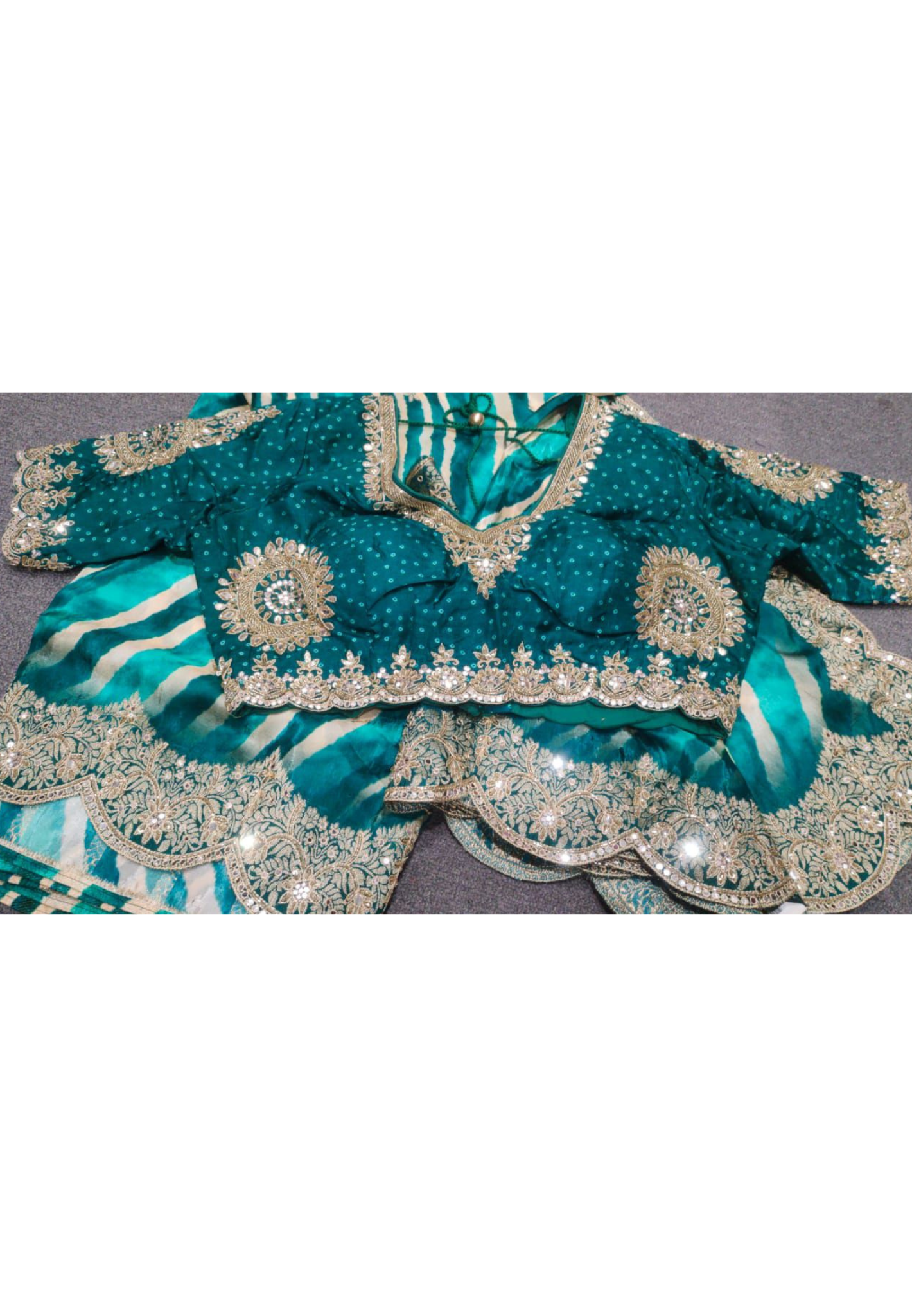 Leheriya Striped Heavy Grand Bordered Designer Saree In Silk Brocade Fabric
