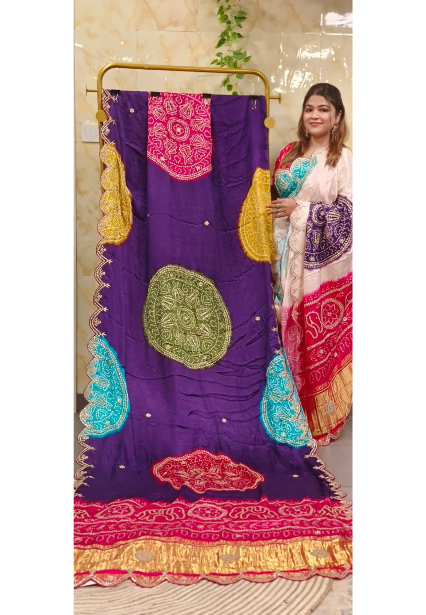 Dancing Figure & Elephant Bandhej Print Multicolor Vibrant Saree With Unstitch Blouse