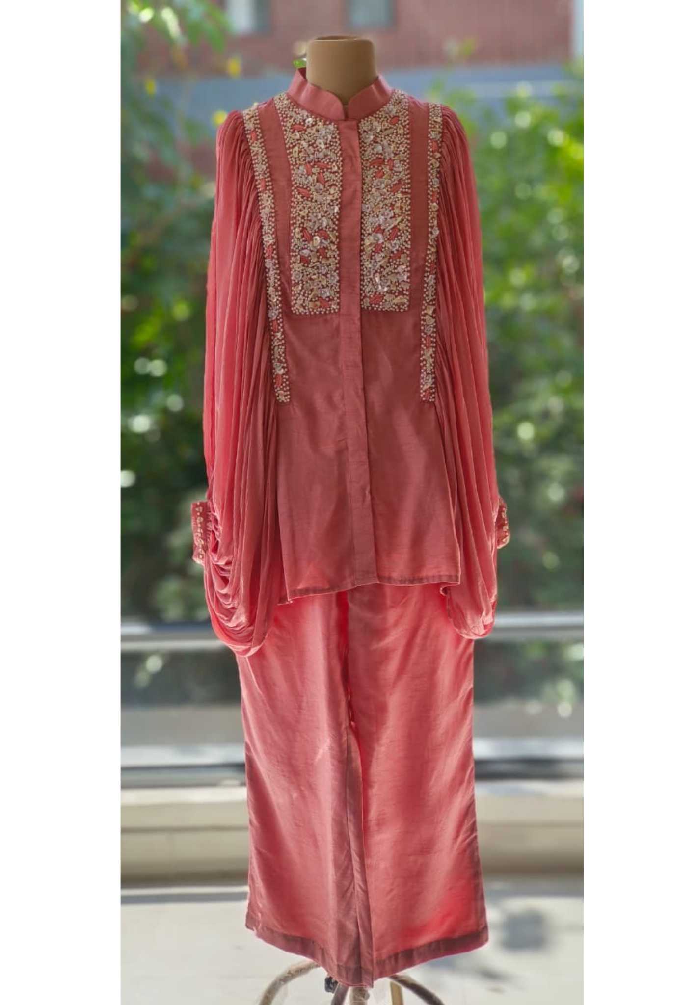 Stylish Chinon Baloon Sleeves  With Silk Fabric Cords