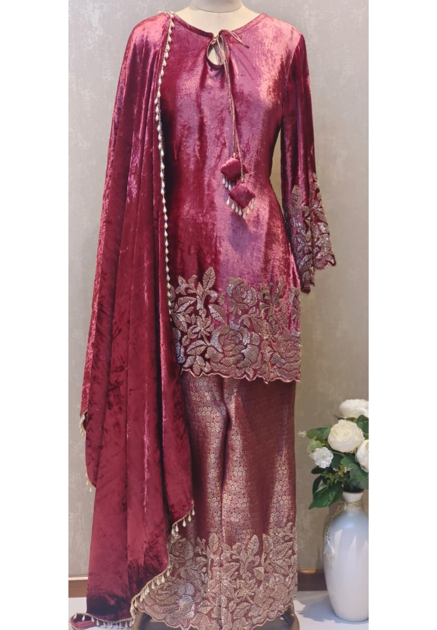 Cut-Dana Embellished Velvet Kurta With Heavy Brocade Bottom & Pearl Tasseled Dupatta- 12453